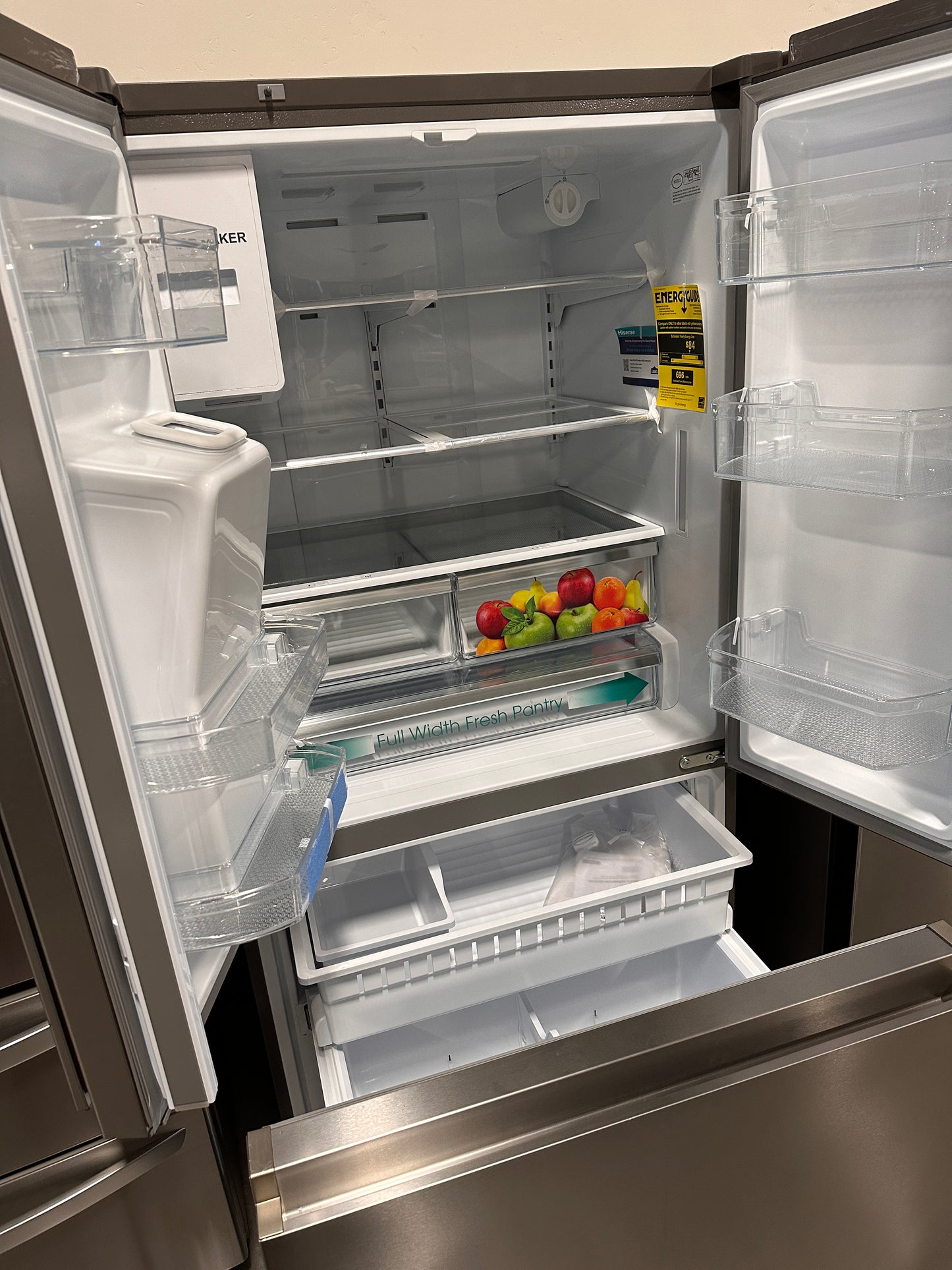 GREAT NEW REFRIGERATOR with DUAL ICE MAKER Model #HRF254N6DSE REF12967