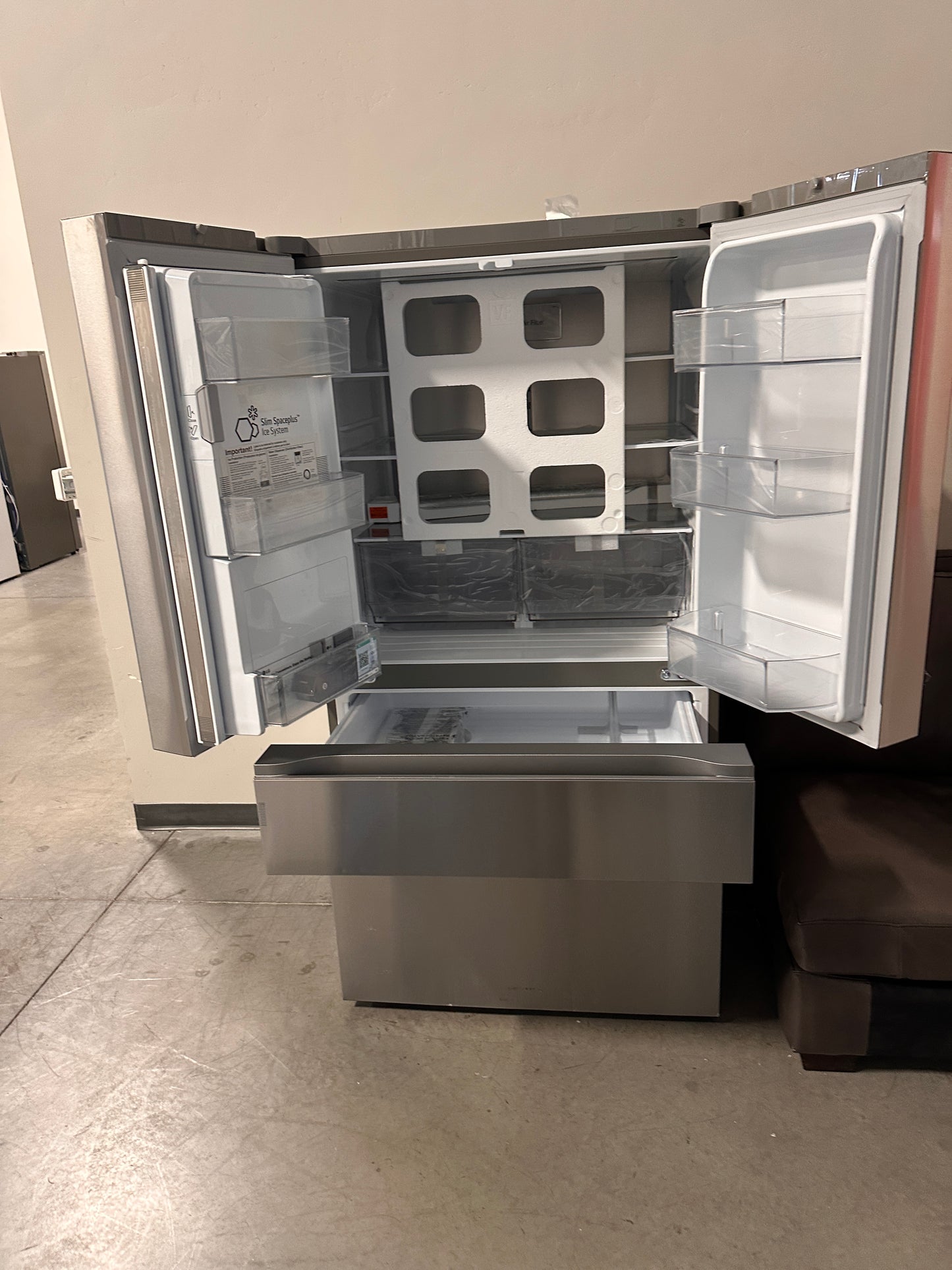GREAT NEW LG 28.6 Cu Ft French Door Refrigerator MODEL: LF29H8330S REF13987