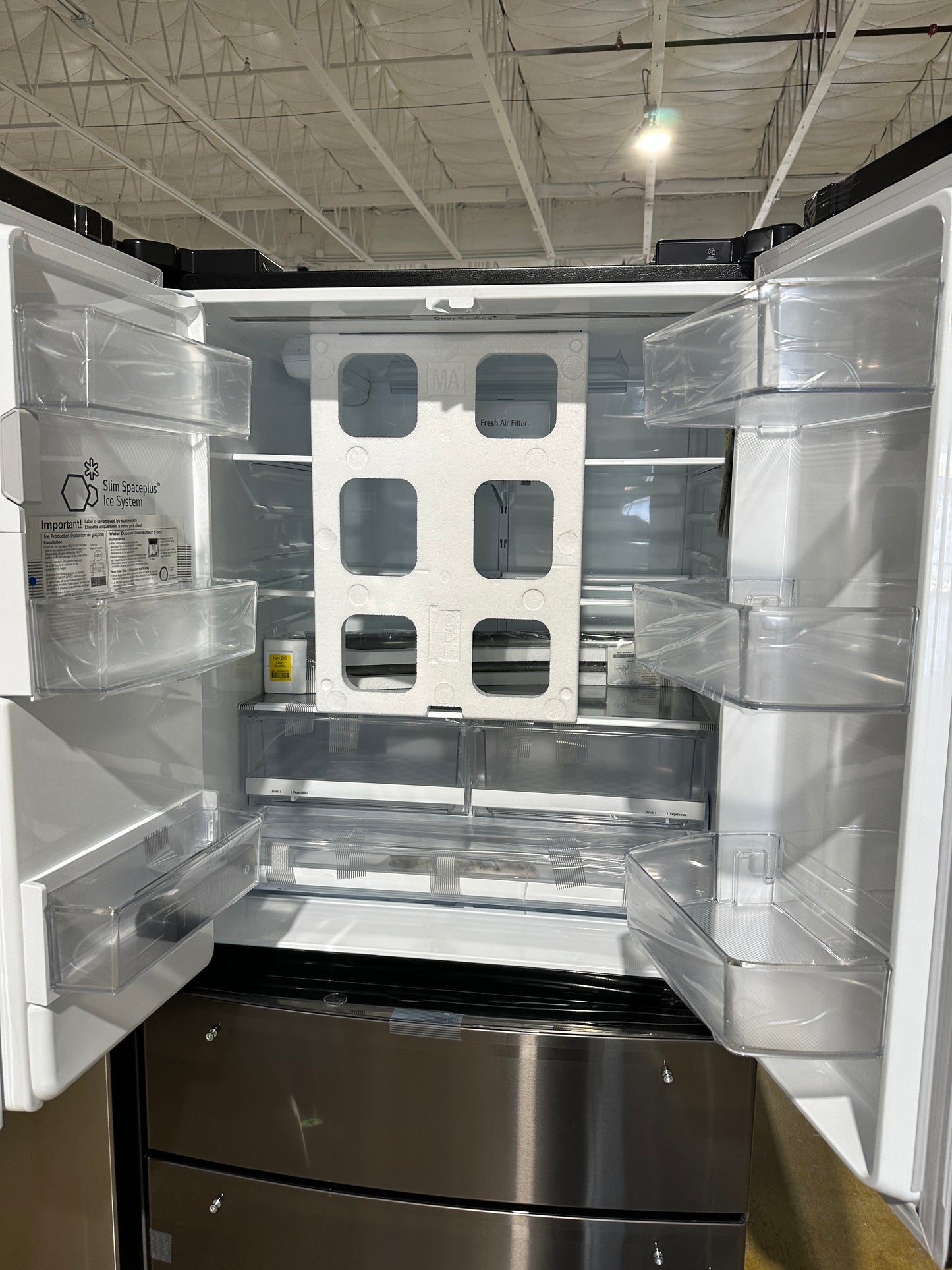 GORGEOUS NEW LG 4-DOOR FRENCH DOOR REFRIGERATOR MODEL: LMXS28626D REF12341S
