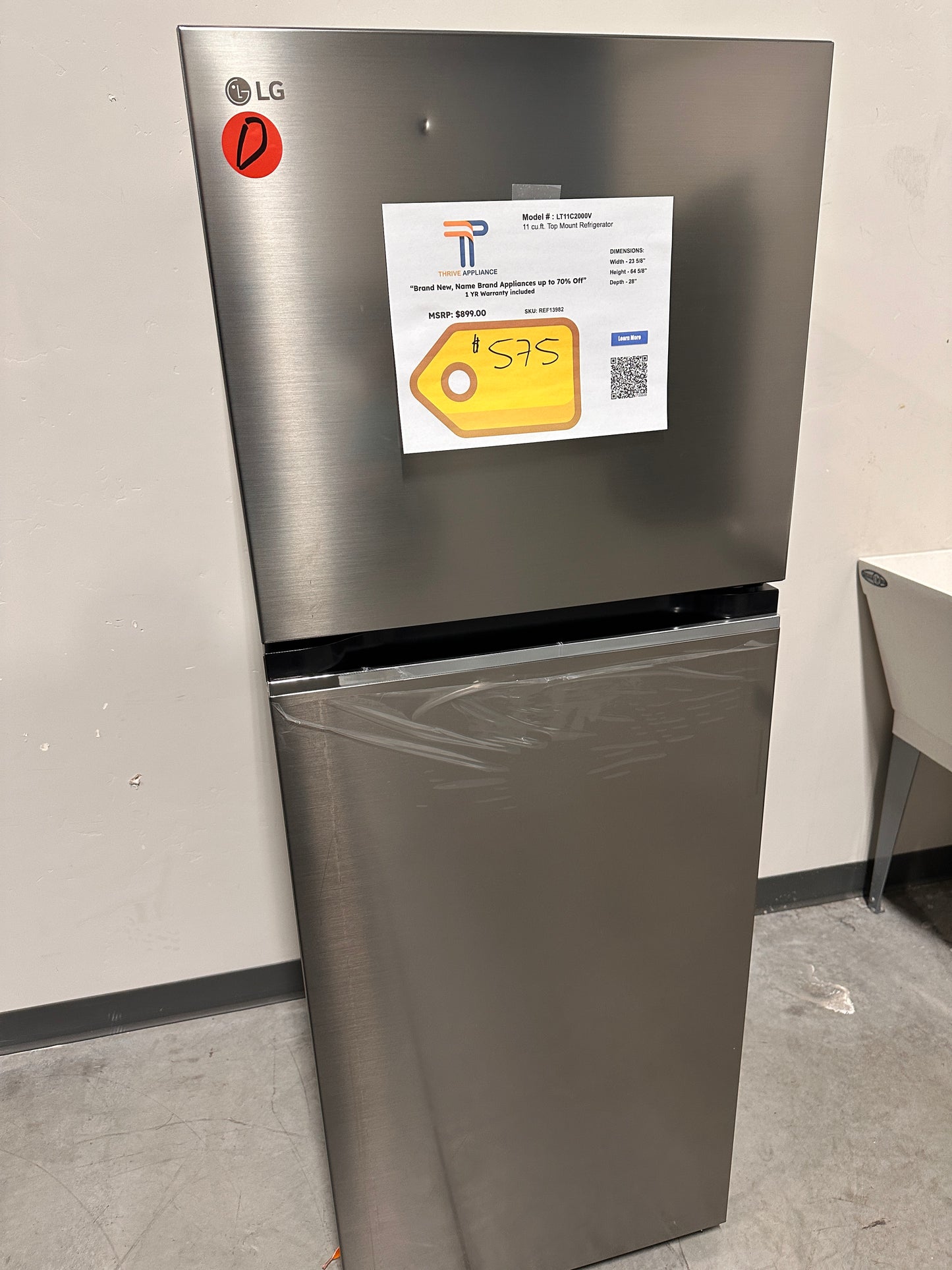 BRAND NEW! LG 11 cu.Ft. Top Mount Refrigerator MODEL: LT11C2000V REF13982