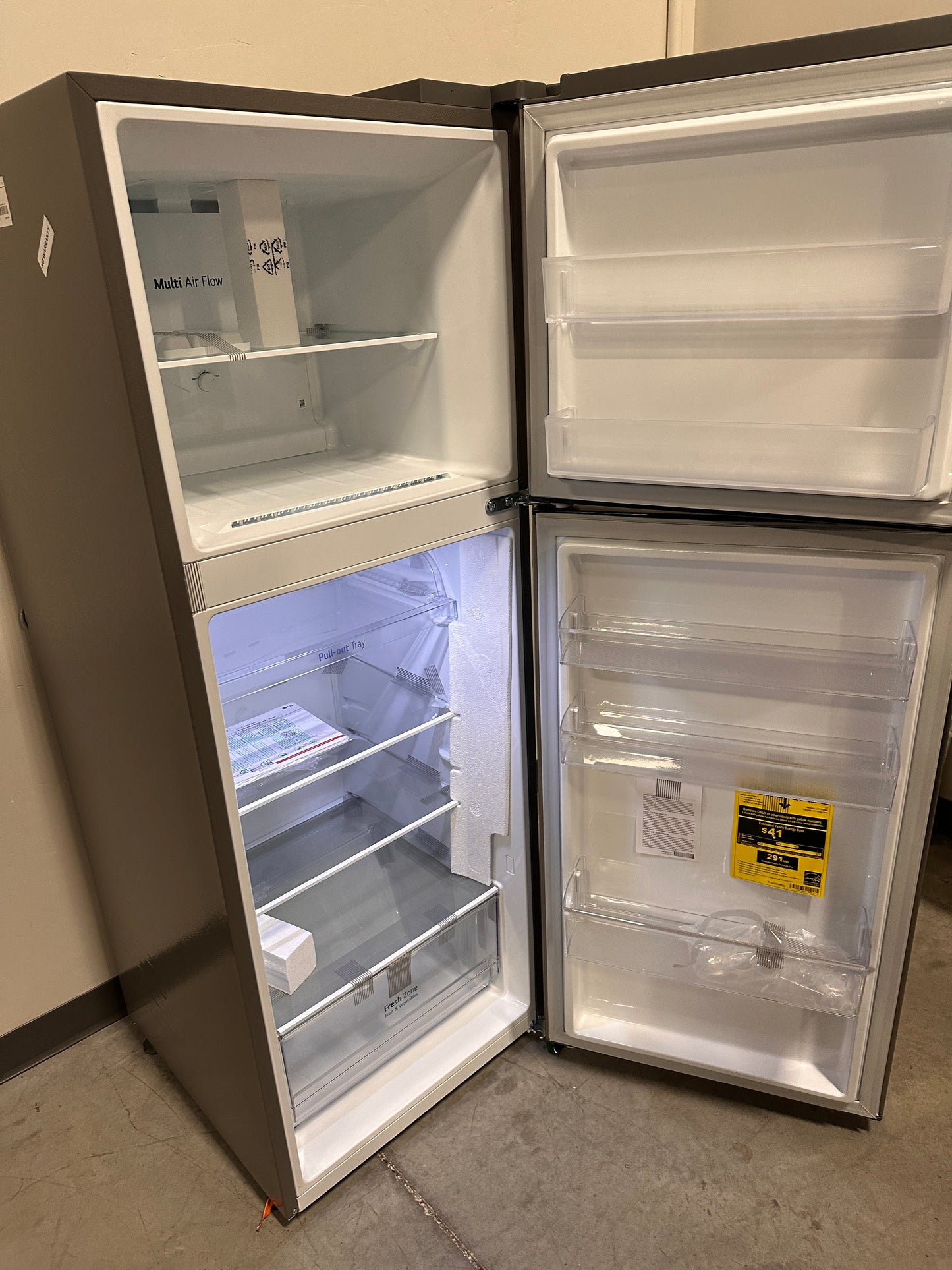 BRAND NEW! LG 11 cu.Ft. Top Mount Refrigerator MODEL: LT11C2000V REF13982