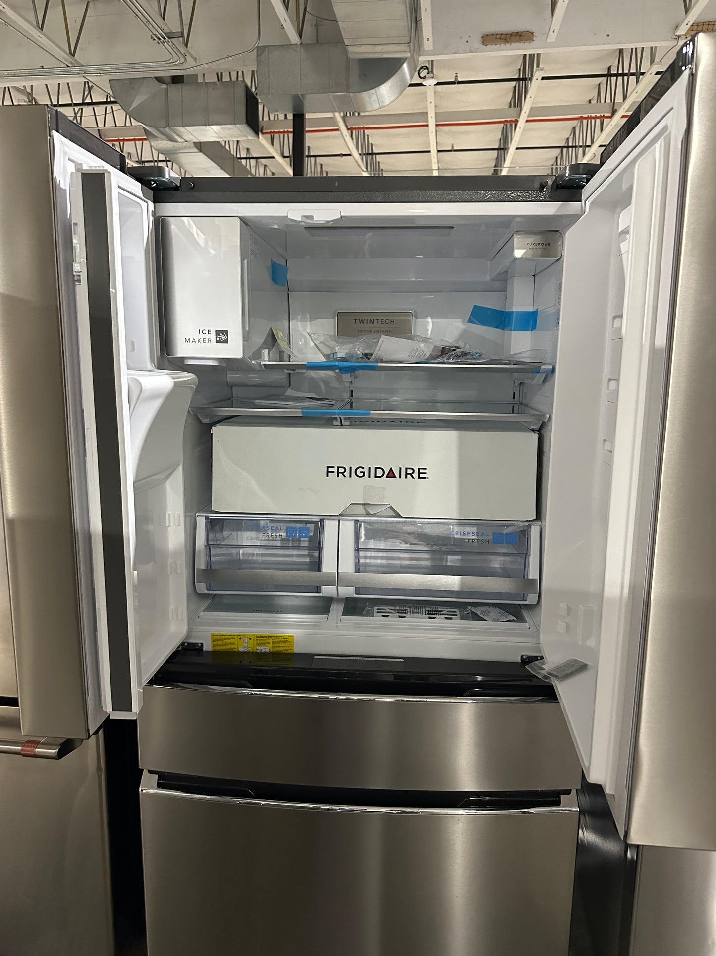 COUNTER DEPTH BRAND NEW FRIGIDAIRE REFRIGERATOR MODEL: GRMC2273CF REF12346S