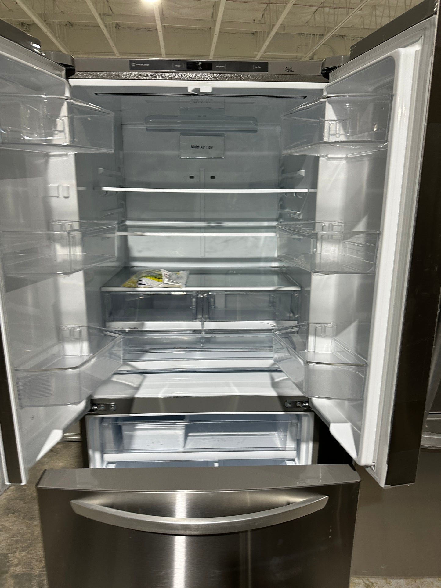 GREAT NEW LG FRENCH DOOR REFRIGERATOR with ICE MAKER MODEL: LRFCS25D3S REF12362S