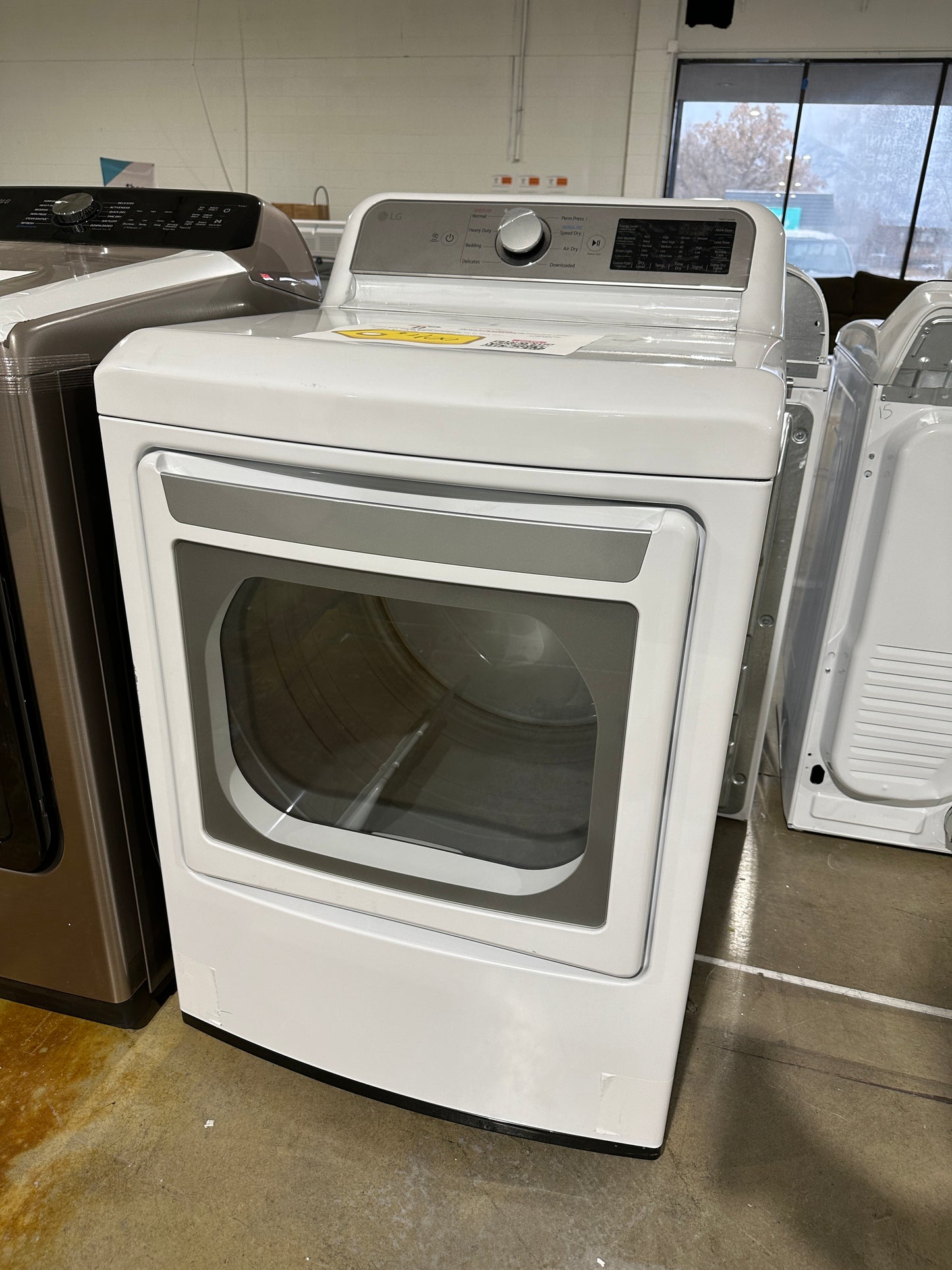 Smart Electric Dryer with EasyLoad Door - White MODEL: DLE7400WE DRY11966S