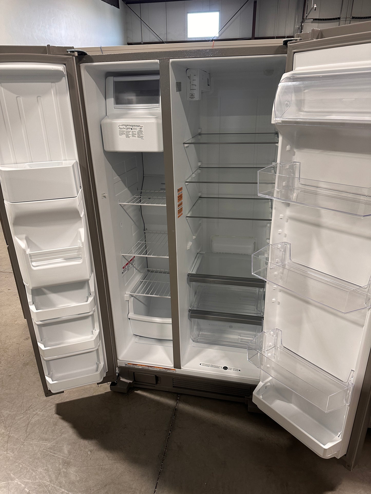 Whirlpool 36 Side-by-Side Refrigerator MODEL: WRS315SDHZ REF13999