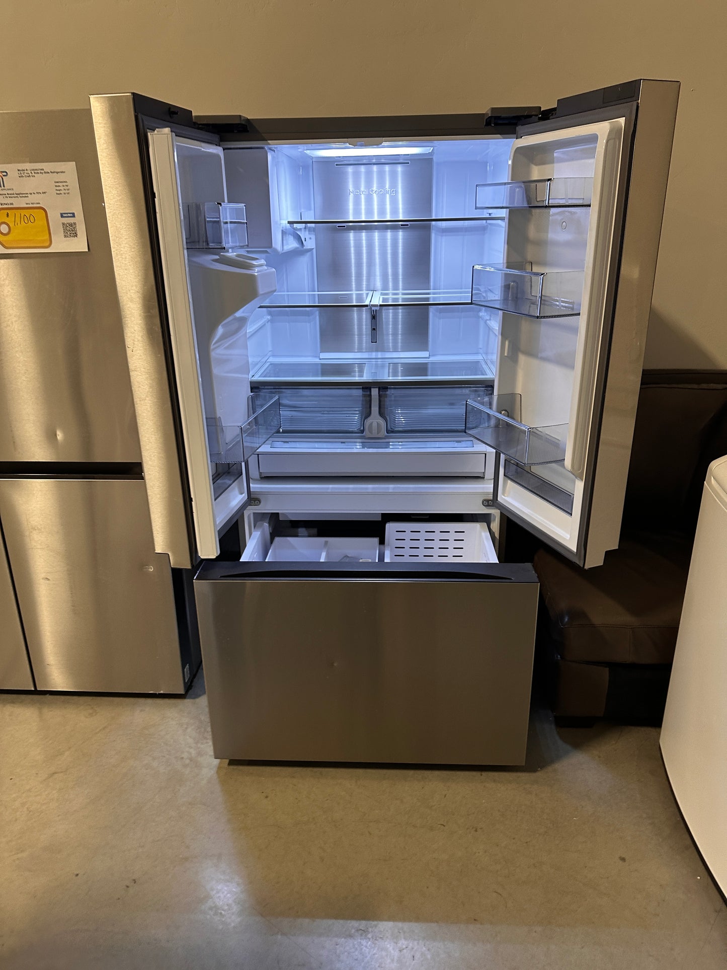 GORGEOUS SAMSUNG COUNTER DEPTH REFRIGERATOR WITH FAMILY HUB MODEL: RF27CG5900SR REF14011