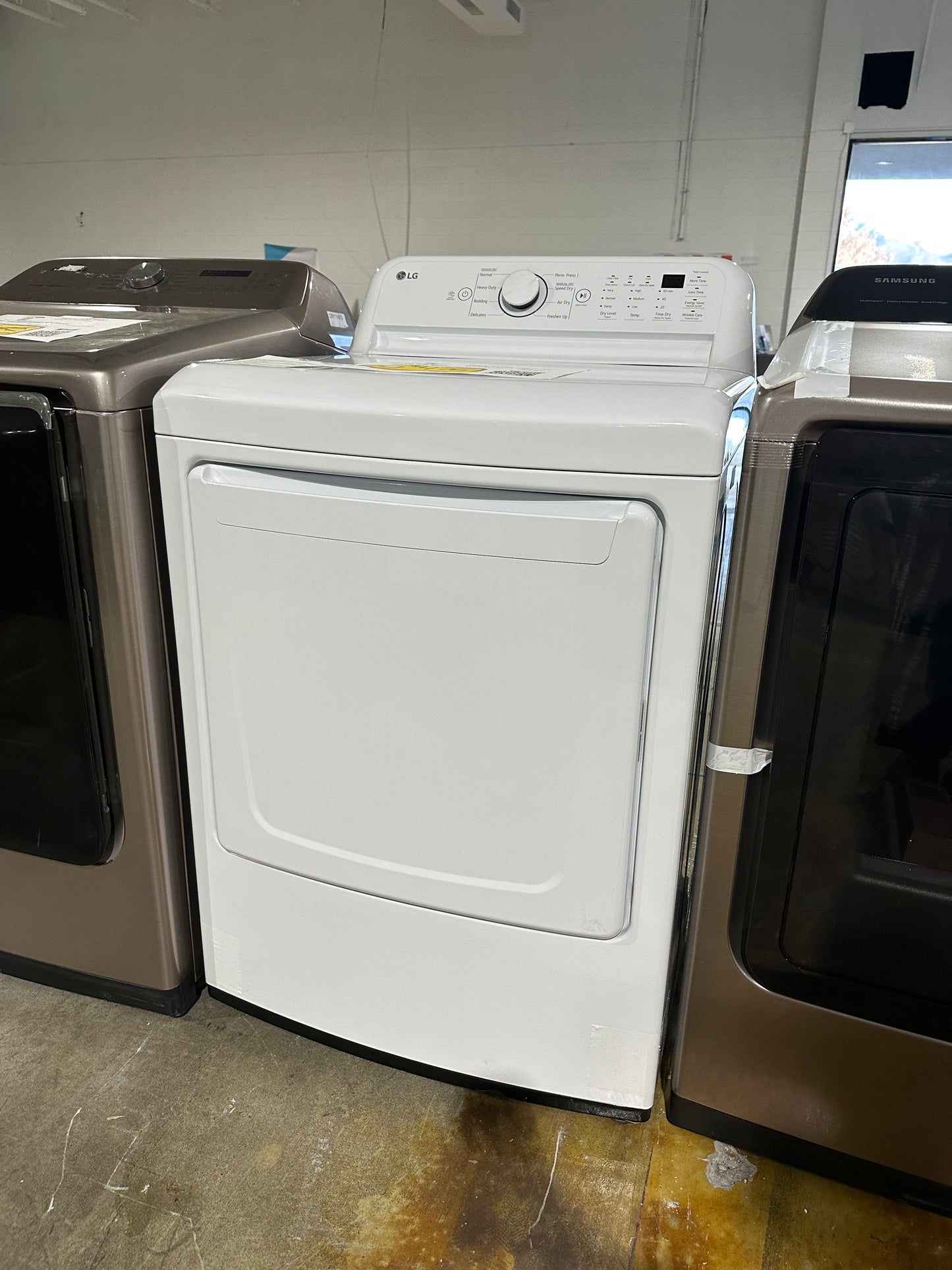 NEW LG - 7.3 Cu. Ft. Electric Dryer with Sensor Dry - MODEL: DLE7000W DRY11976S