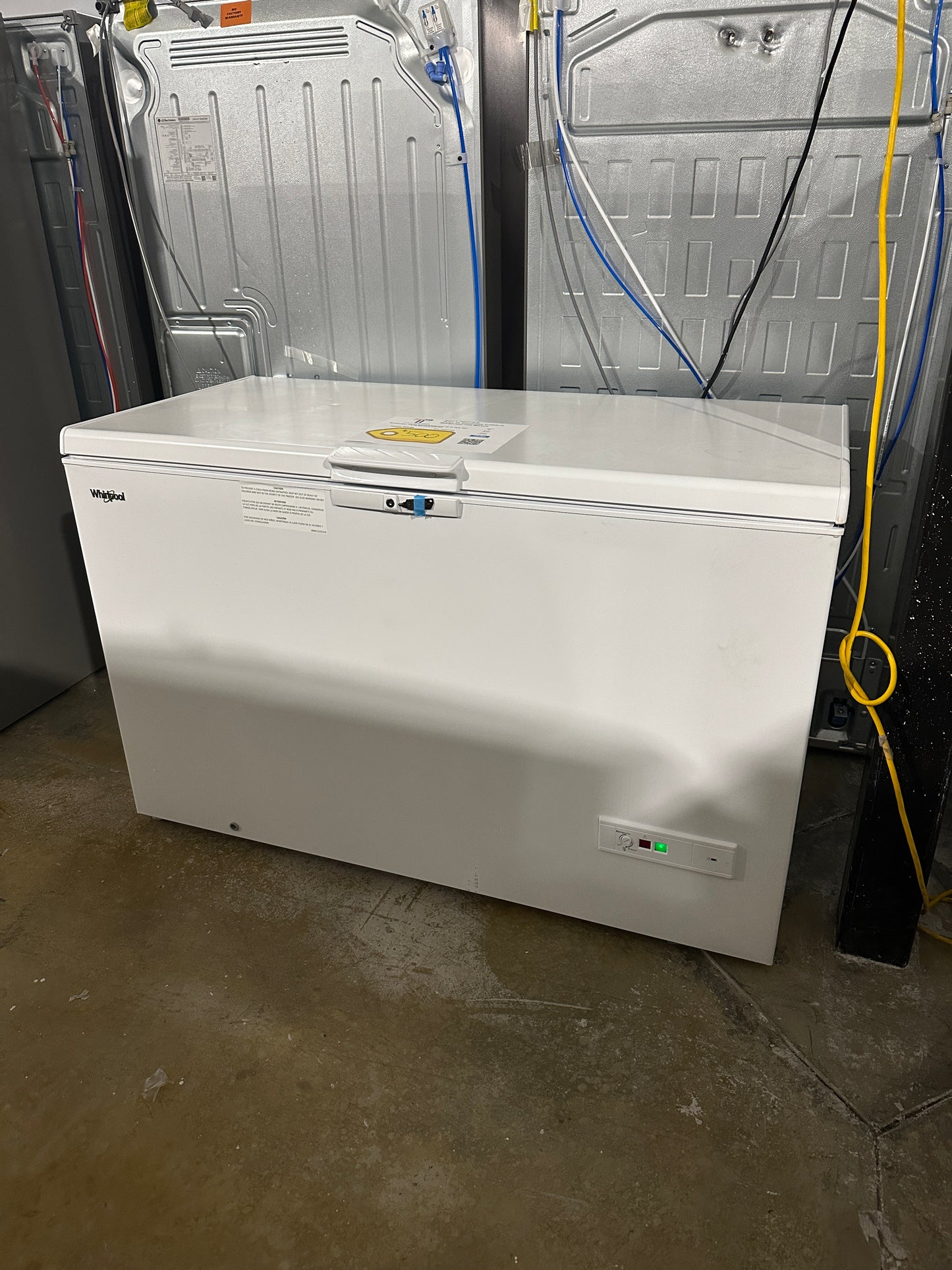 New Whirlpool - 16 Cu. Ft. Chest Freezer with Basket - White MODEL: WZC5116LW FRZ11190S