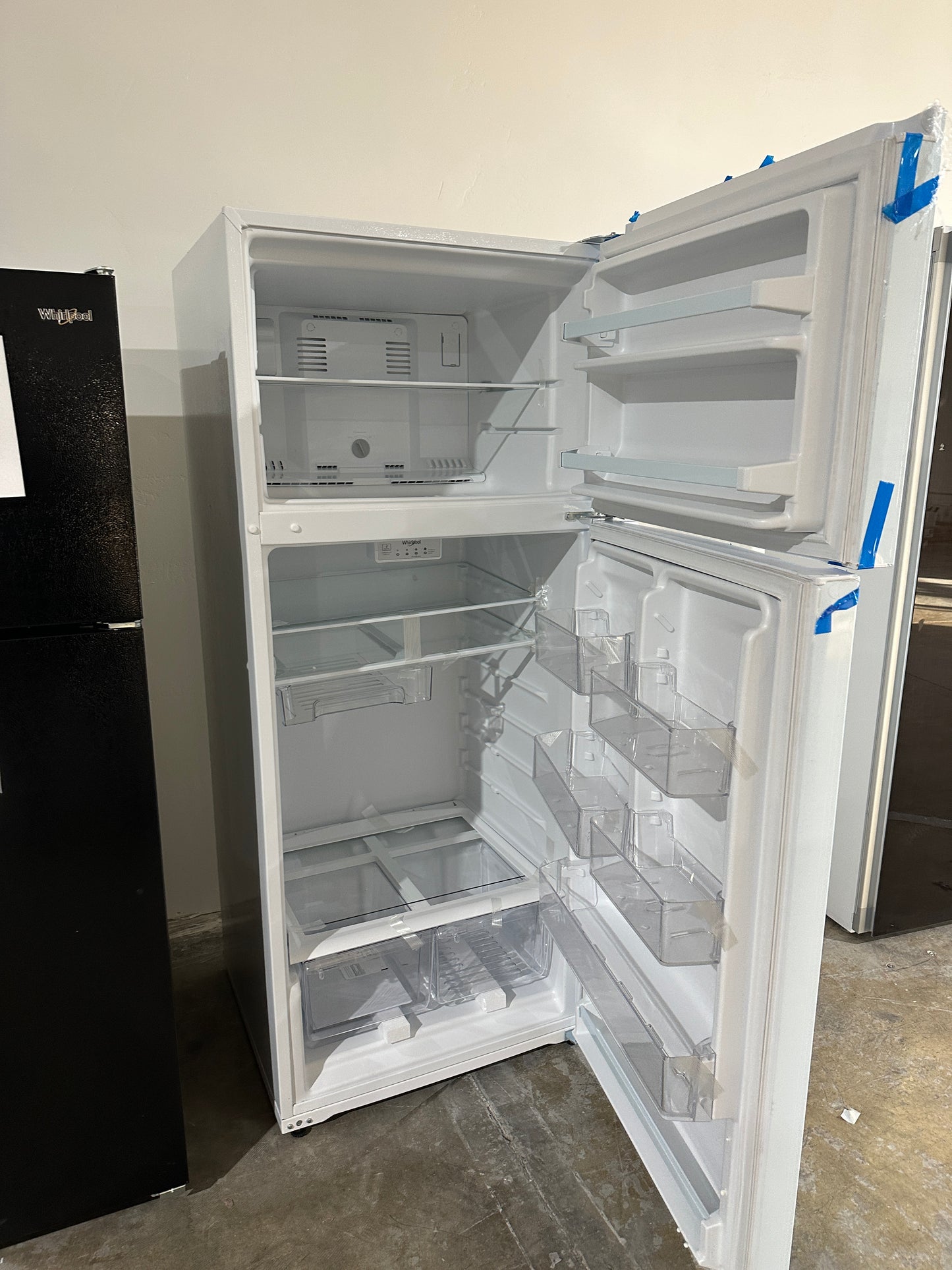BRAND NEW WHIRLPOOL TOP FREEZER REFRIGERATOR MODEL: WRT518SZFW REF12385S