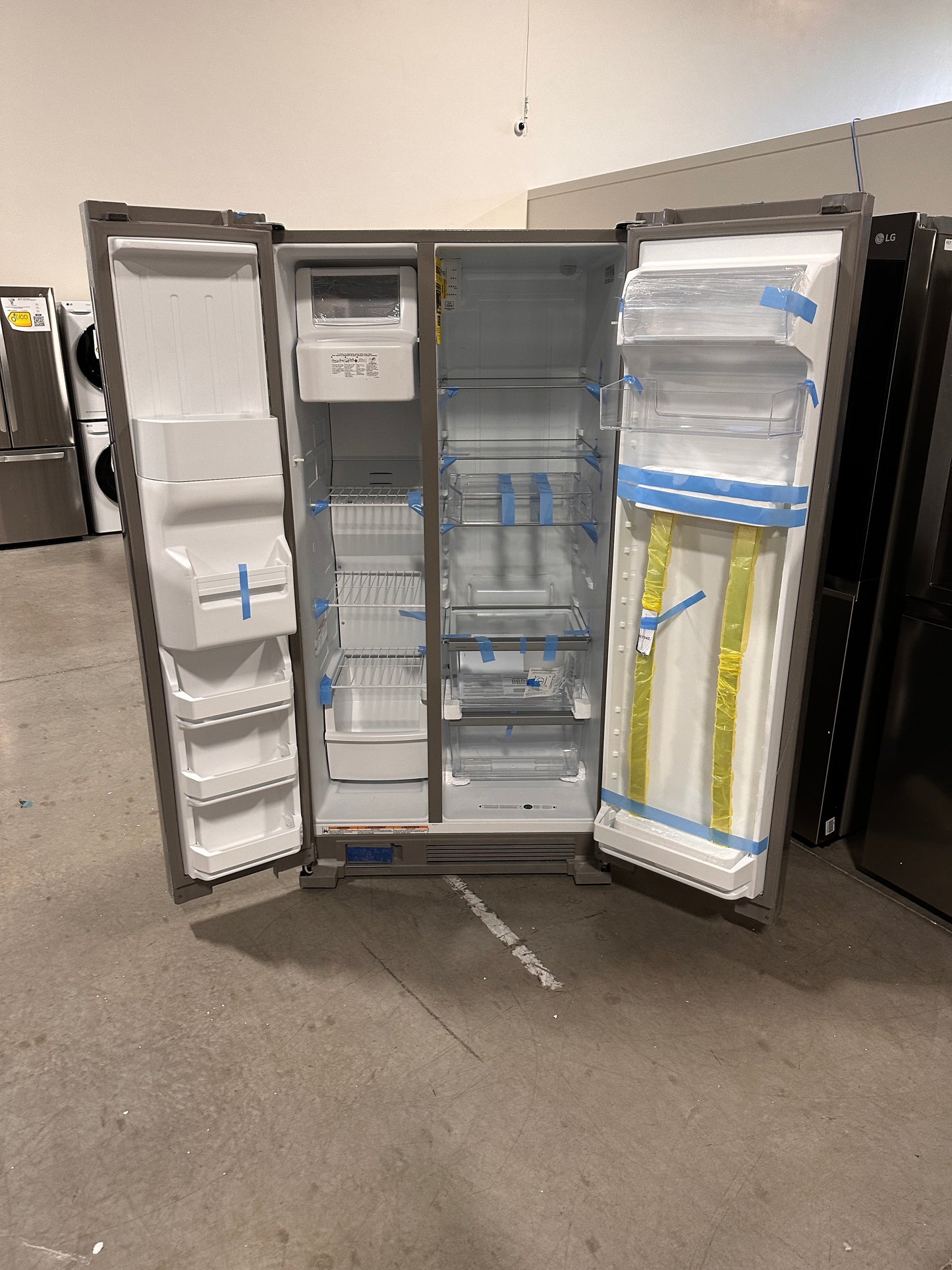 Whirlpool - 24.6 Cu. Ft. Side-by-Side Refrigerator - Stainless Steel MODEL: WRS315SDHZ REF13024