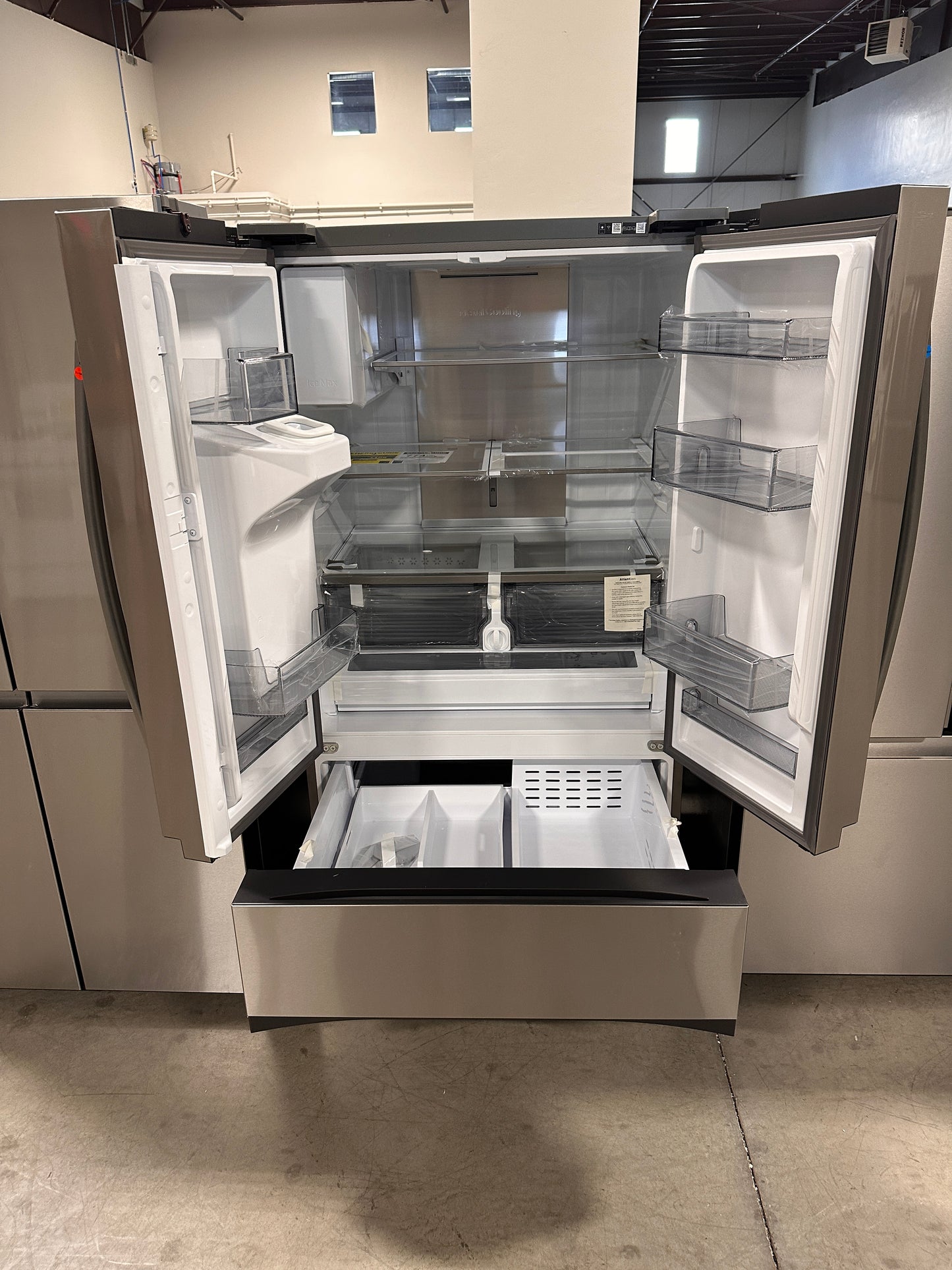 NEW MEGA CAPACITY SAMSUNG FRENCH DOOR REFRIGERATOR MODEL: RF31CG7400SR REF13047