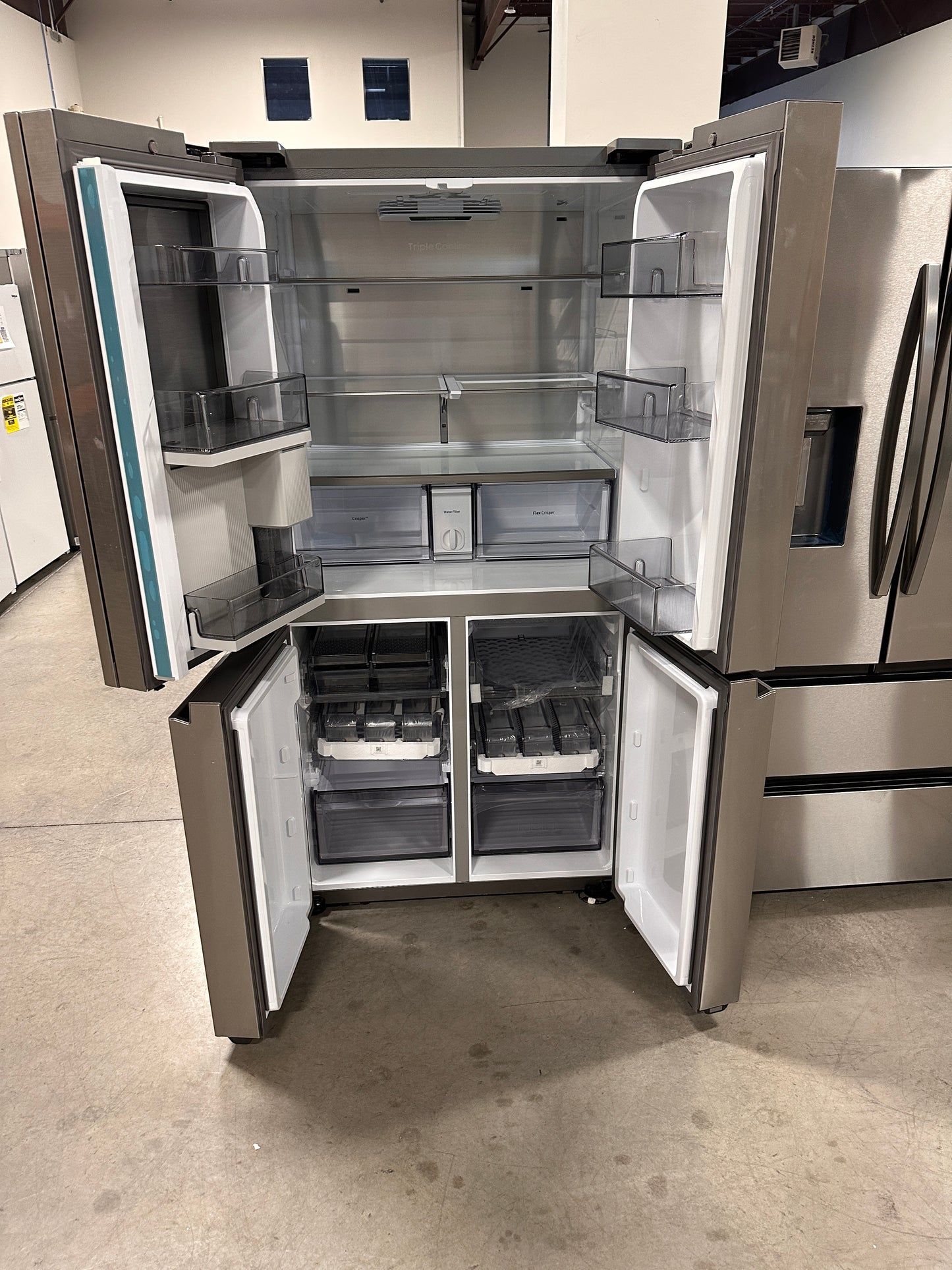4-DOOR FLEX SAMSUNG REFRIGERATOR WITH BEVERAGE CENTER MODEL: RF29A9671SR REF13048