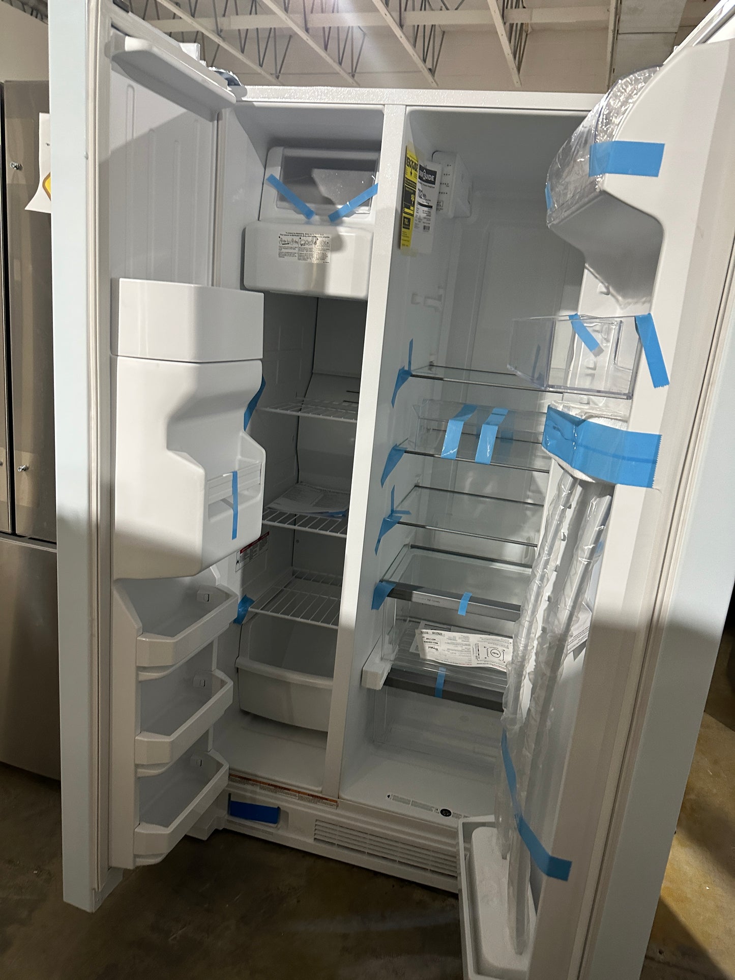 NEW WHIRLPOOL SIDE BY SIDE REFRIGERATOR IN WHITE MODEL: WRS315SDHW REF12384S