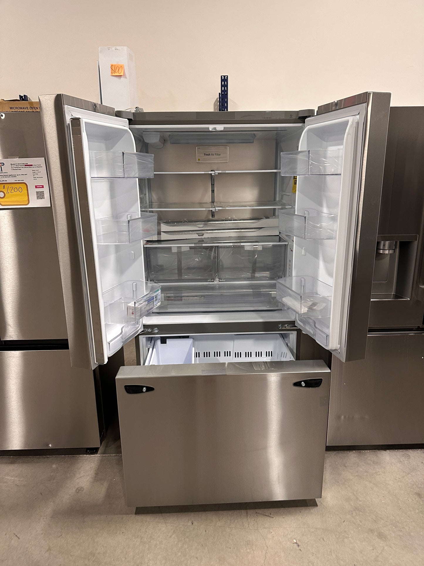 BRAND NEW! Smart Counter-Depth MAX French Door Refrigerator LG MODEL: LRFLC2706S REF13971