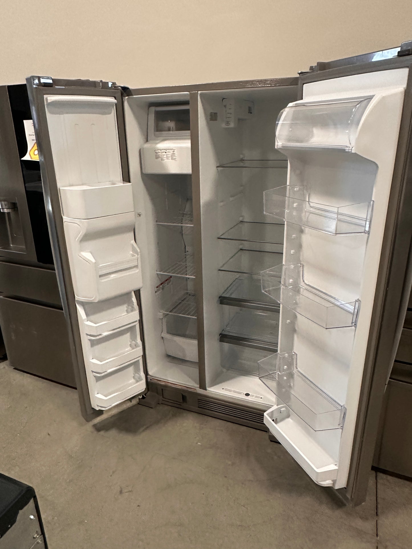 SLEEK AND NEW! Whirlpool 36 Side-by-Side Refrigerator MODEL: WRS315SDHZ REF13924