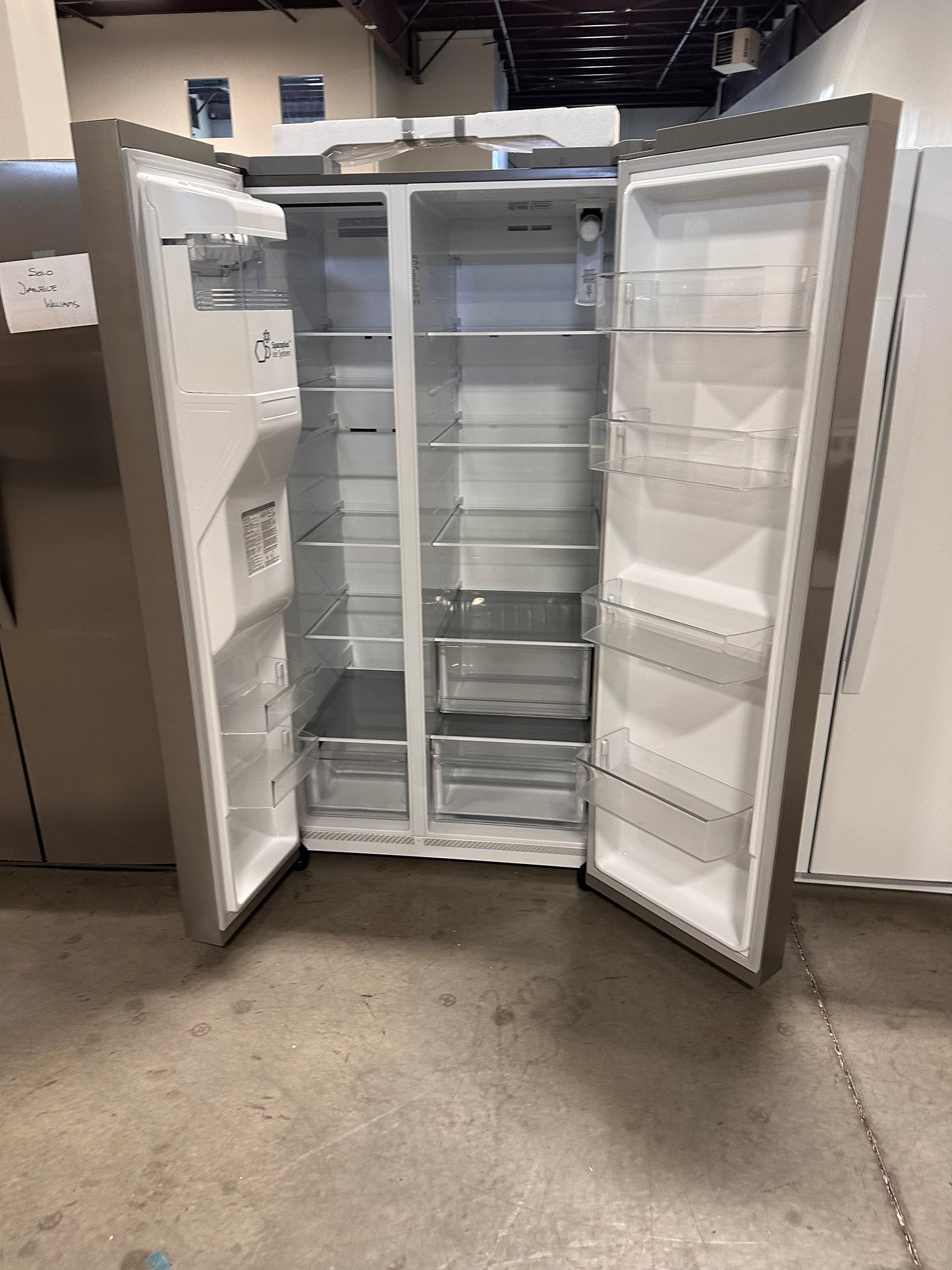 BRAND NEW LG STANDARD-DEPTH REFRIGERATOR with ICE AND WATER MODEL: LS27T3230S REF14002