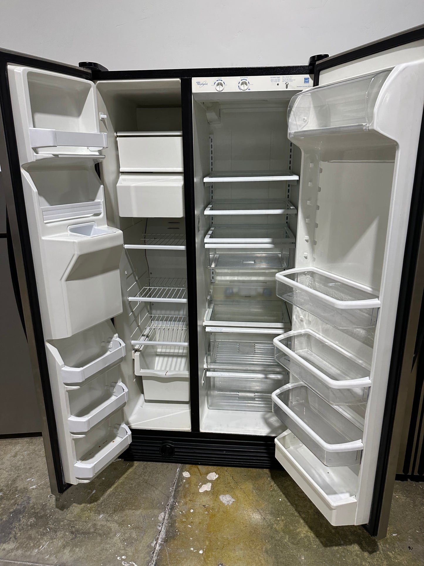 USED WHIRLPOOL SIDE BY SIDE STAINLESS STEEL REFRIGERATOR MODEL: ED5FHEXNS REF12416S