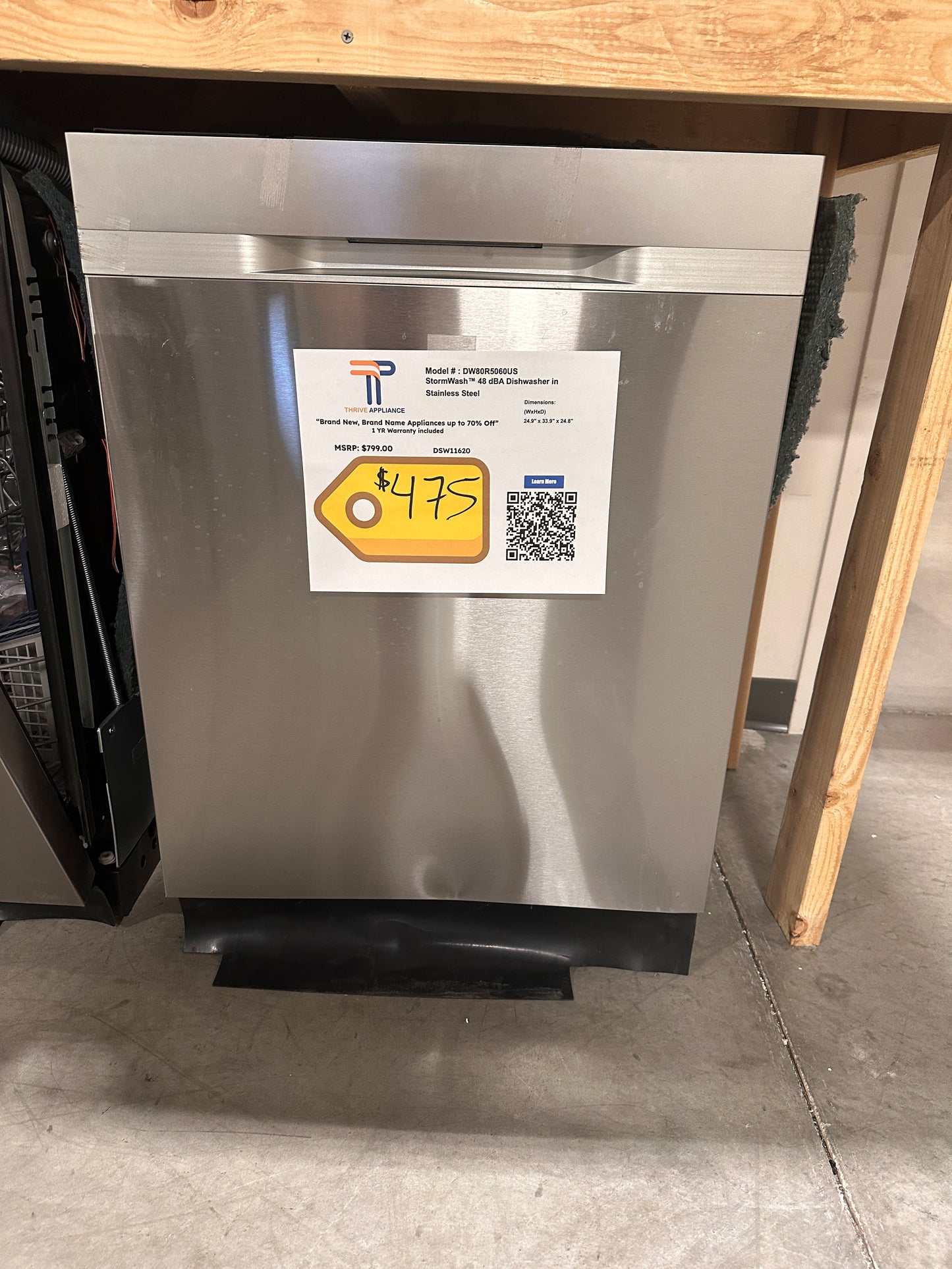 GORGEOUS NEW SAMSUNG STORMWASH DISHWASHER MODEL: DW80R5060US DSW11620