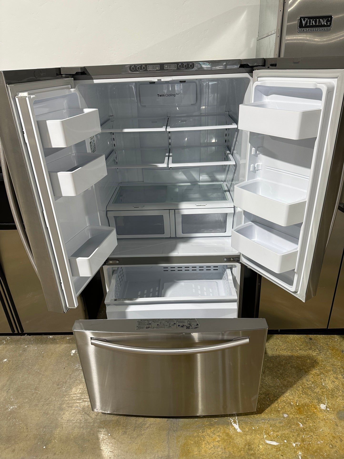 GREAT DEAL ON COUNTER DEPTH SAMSUNG REFRIGERATOR MODEL: rf26hfendsr REF12421S