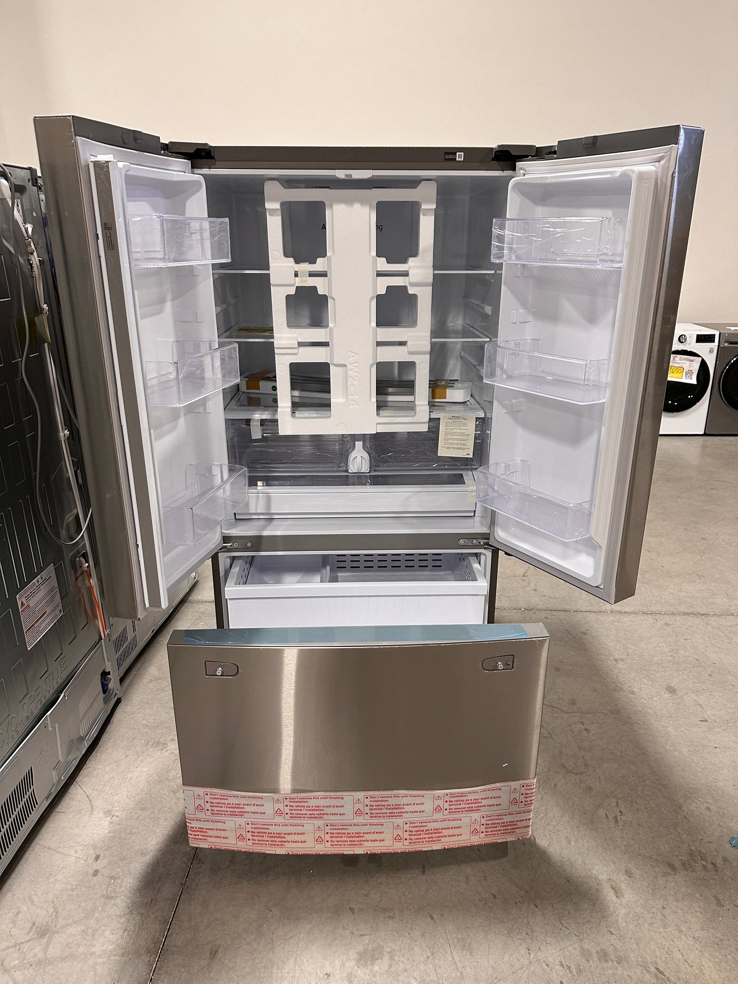 BEAUTIFUL NEW SAMSUNG FRENCH DOOR REFRIGERATOR MODEL: RF28T5001SR/AA REF13053