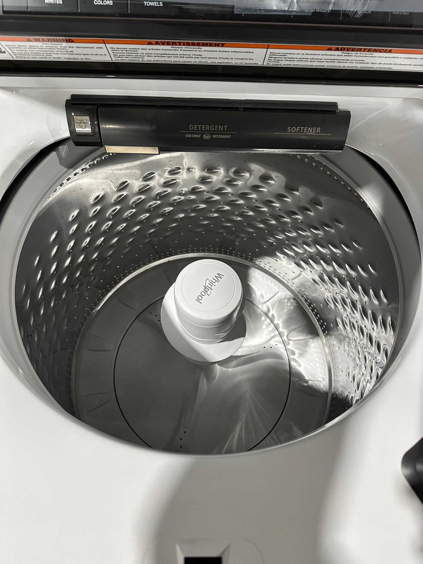 BRAND NEW WHIRLPOOL TOP LOAD WASHER with PRETREAT STATION MODEL: WTW5105HW WAS12107S