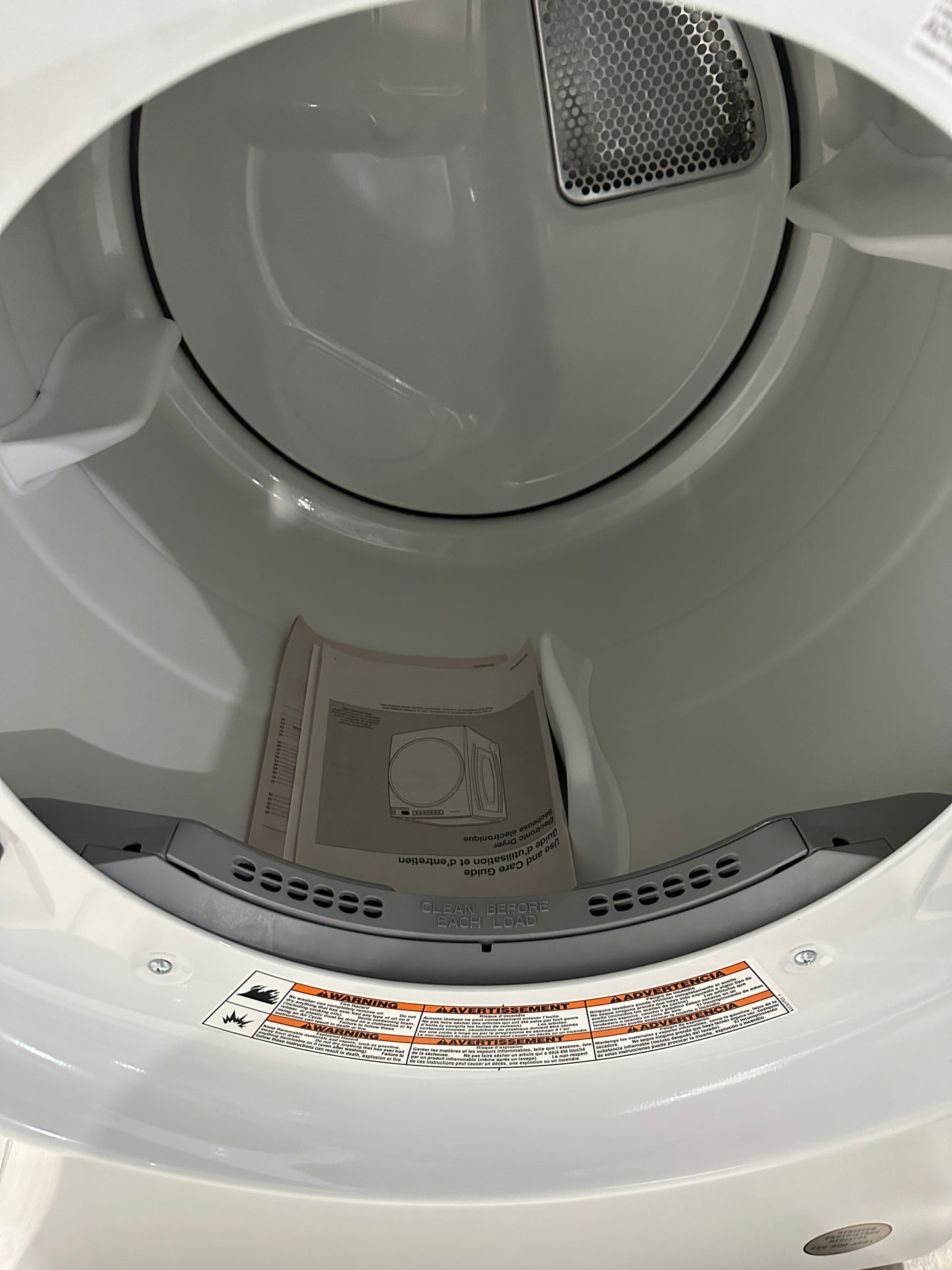 NEW AMANA STACKABLE GAS DRYER MODEL: NGD5800HW DRY12106S