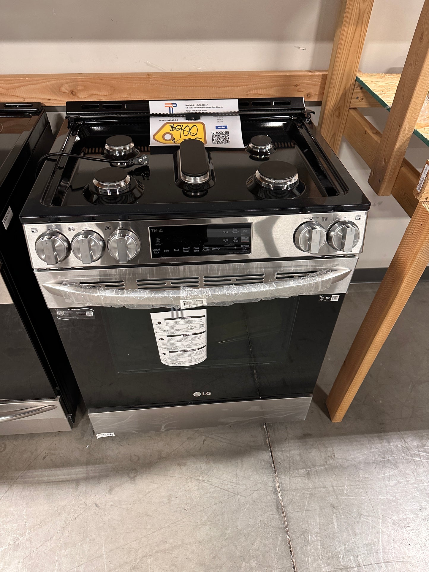 SALE PRICE SMART LG GAS RANGE WITH SUPER BOIL BURNER MODEL: LSGL5831F RAG11817