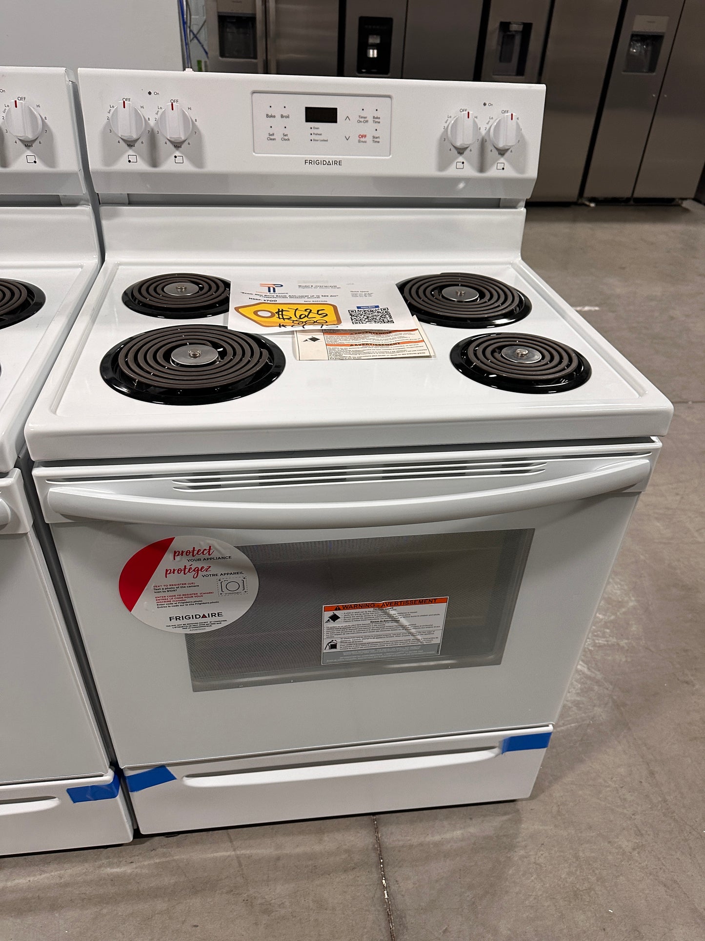 DISCOUNTED PRICE NEW WHITE FRIGIDAIRE ELECTRIC RANGE - RAG11696 - FFEF3016VW