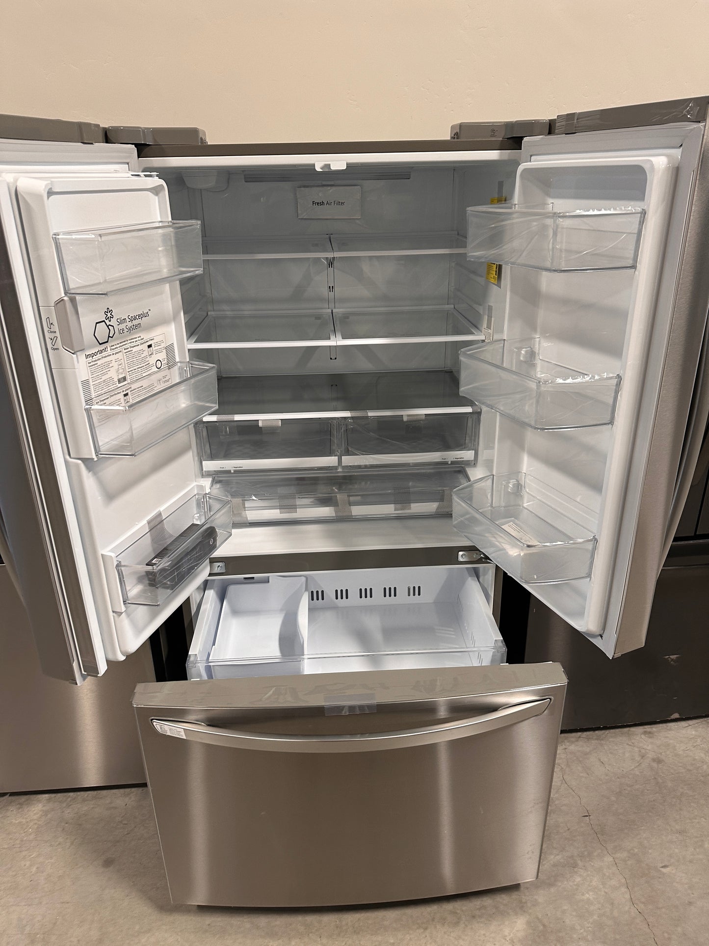 GREAT NEW FRENCH DOOR LG REFRIGERATOR - REF12839 LFXS26973S