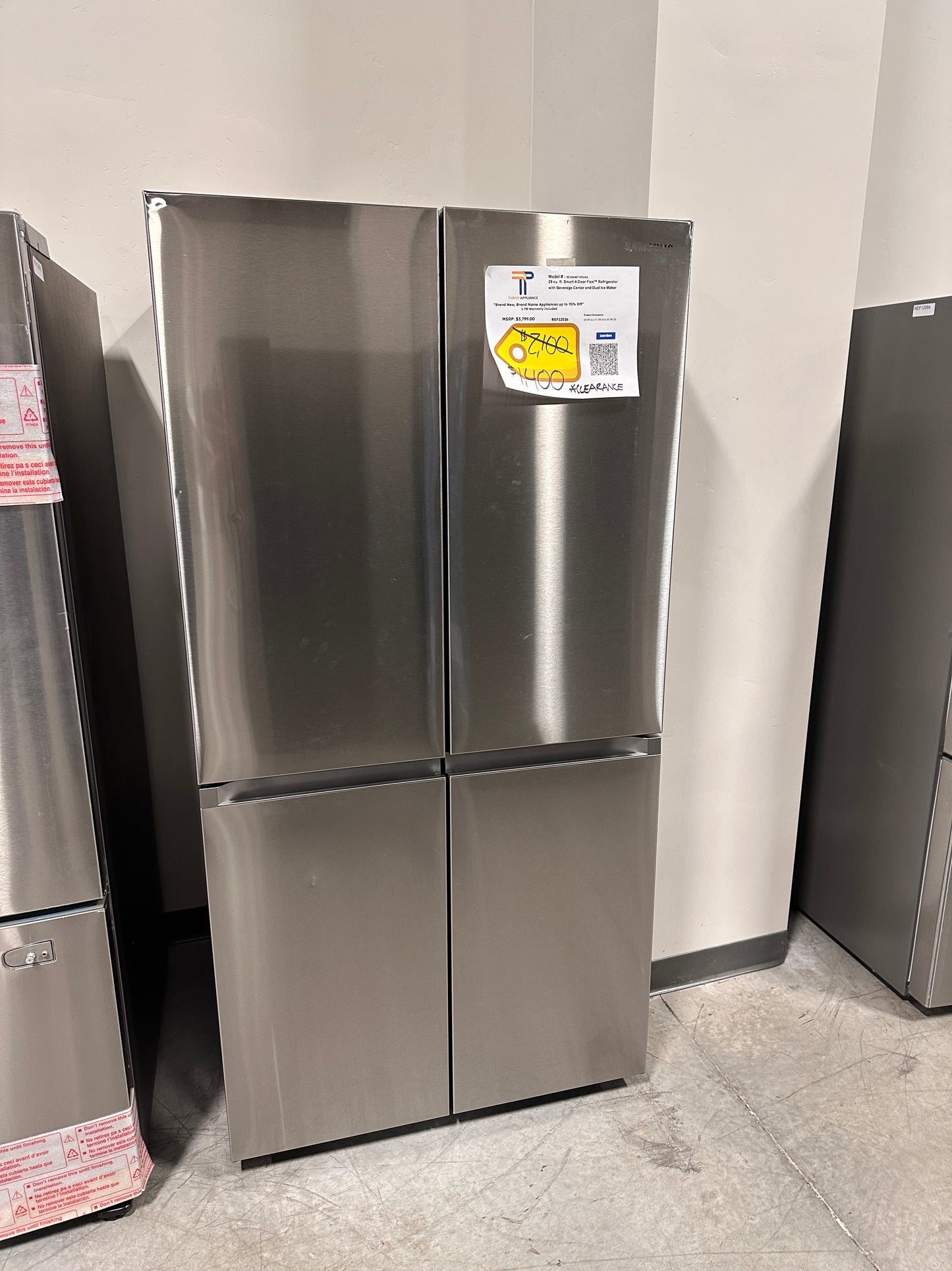 NEW SAMSUNG REFRIGERATOR with BEVERAGE CENTER - REF12526 RF29A9671SR/AA