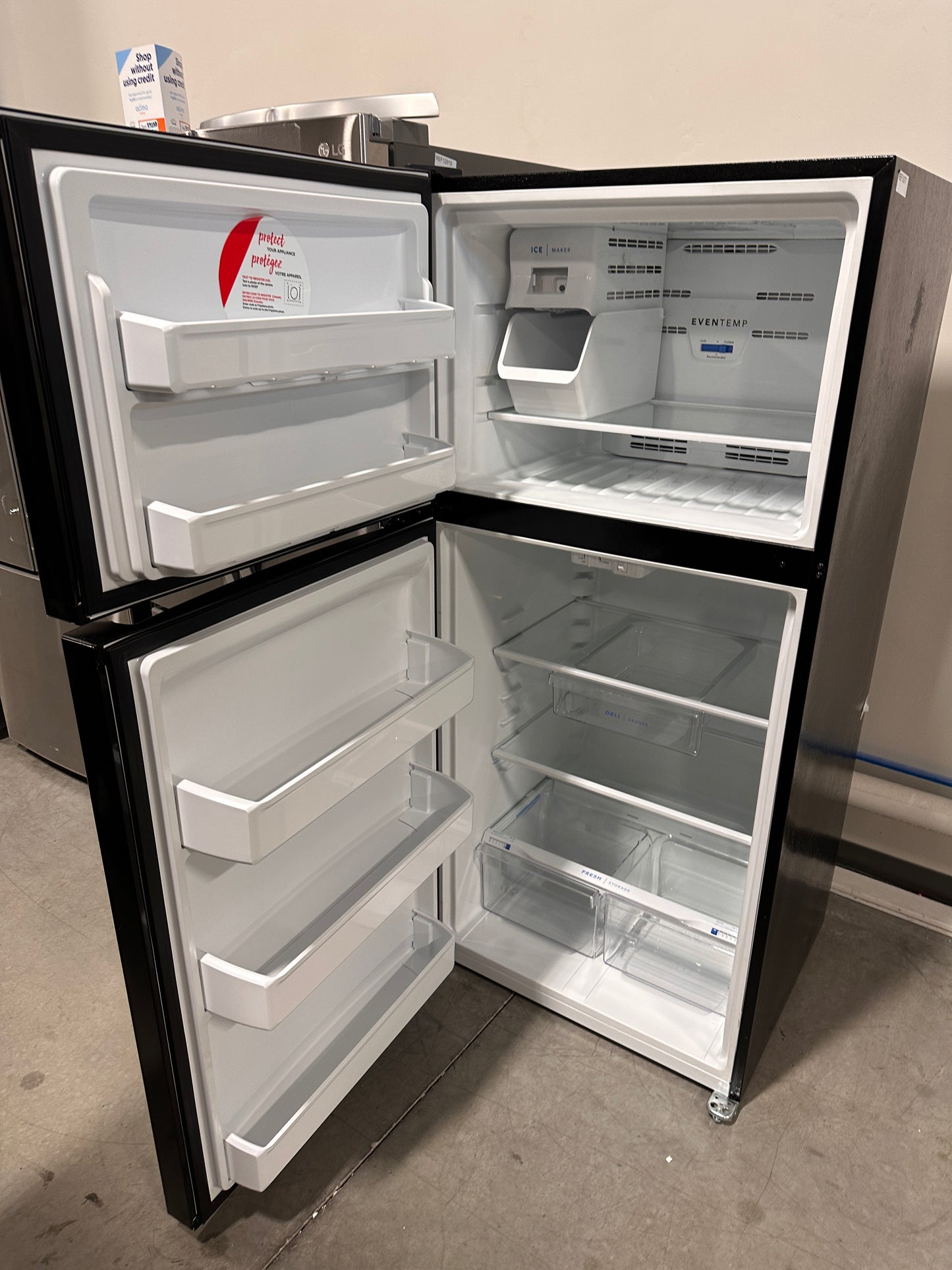 New Frigidaire - 18.3 Cu. Ft. Top-Freezer Refrigerator MODEL:FFTR1835VB REF13077