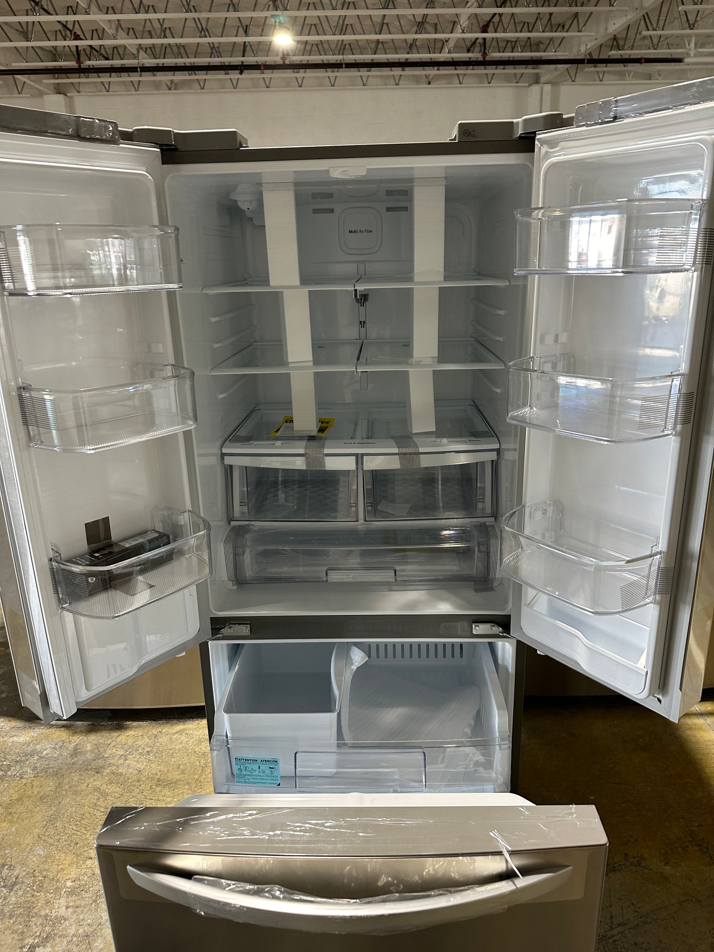 DISCOUNTED GREAT NEW LG FRENCH DOOR REFRIGERATOR MODEL: LFDS22520S REF12438S