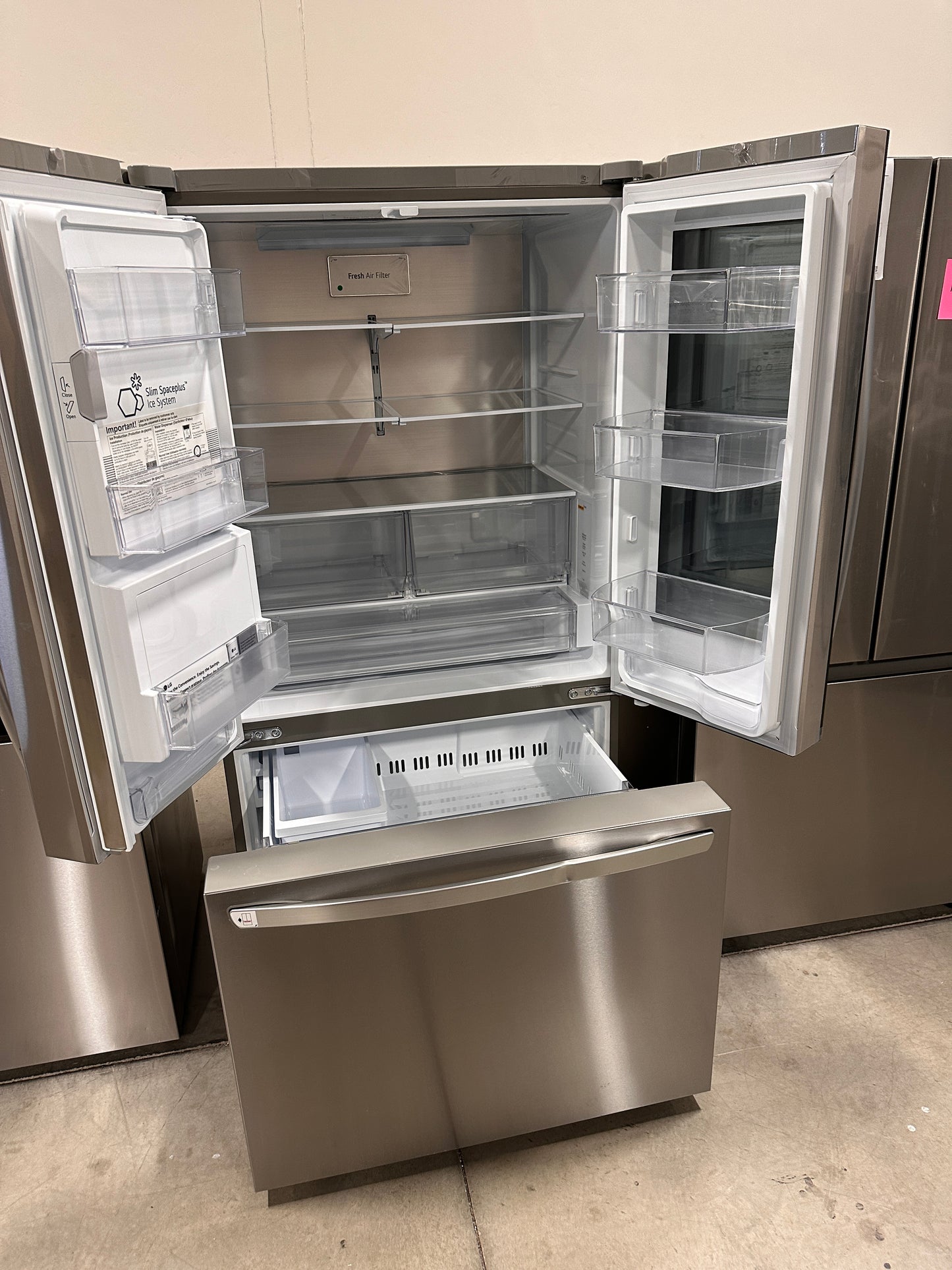 COUNTER DEPTH SMART REFRIGERATOR WITH INSTAVIEW MODEL:LRFOC2606S REF13100