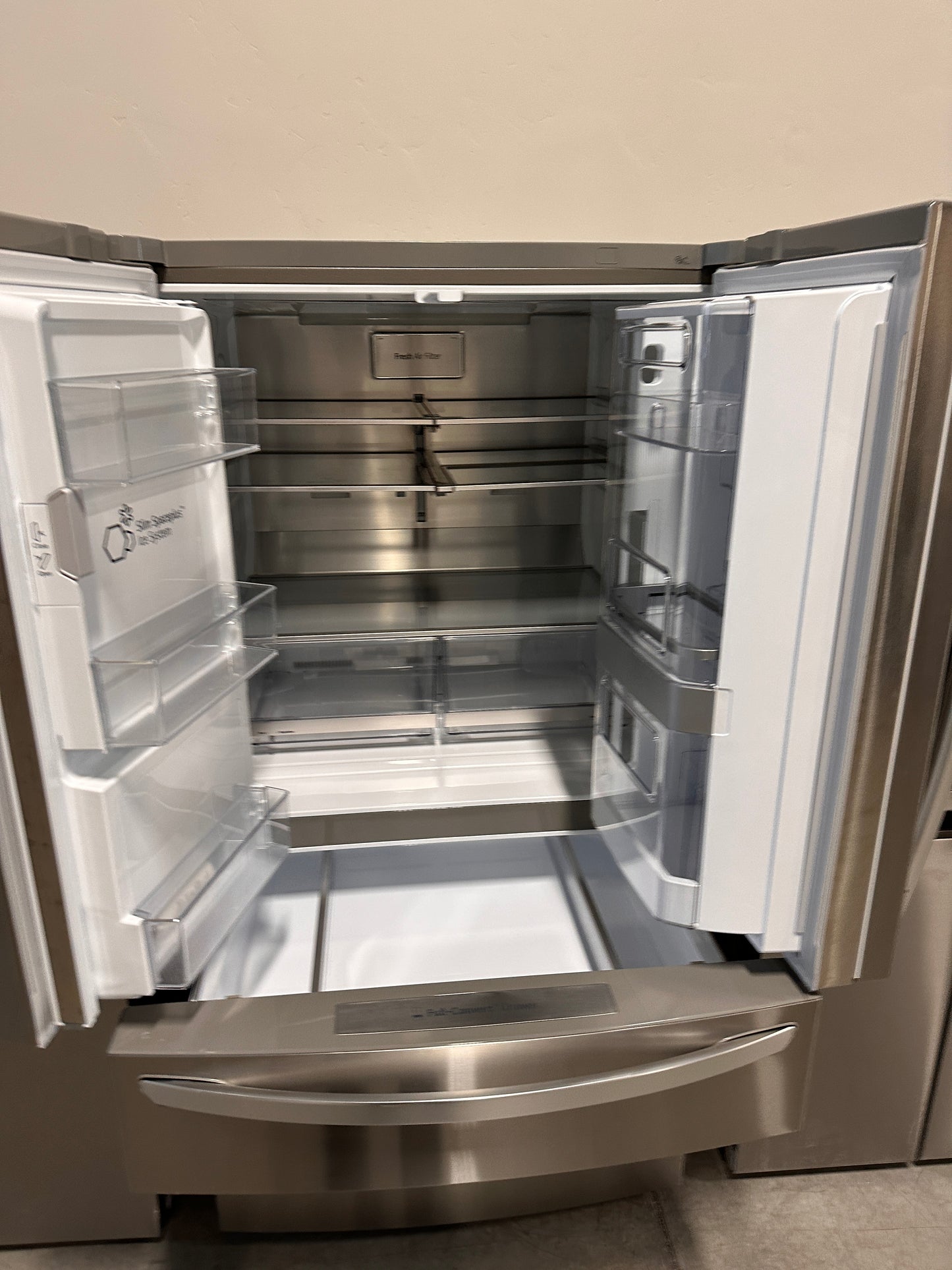GREAT NEW LG FRENCH DOOR REFRIGERATOR MODEL:LRMDS3006S REF13097