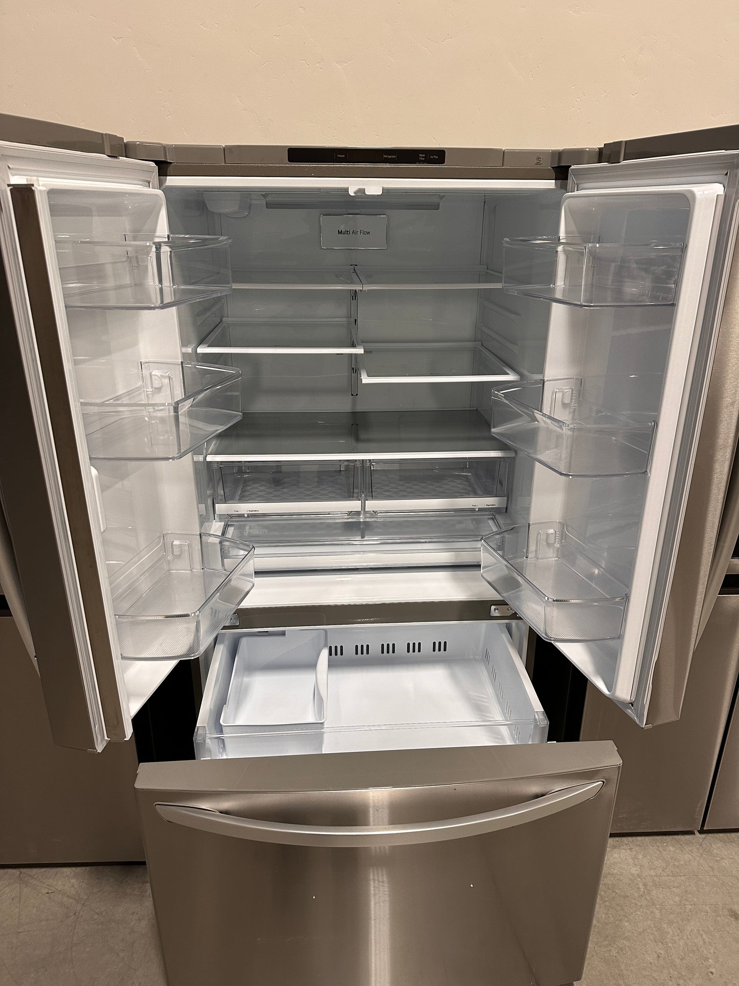 GREAT NEW LG 3-DOOR FRENCH DOOR REFRIGERATOR MODEL:LRFCS29D6S REF13095
