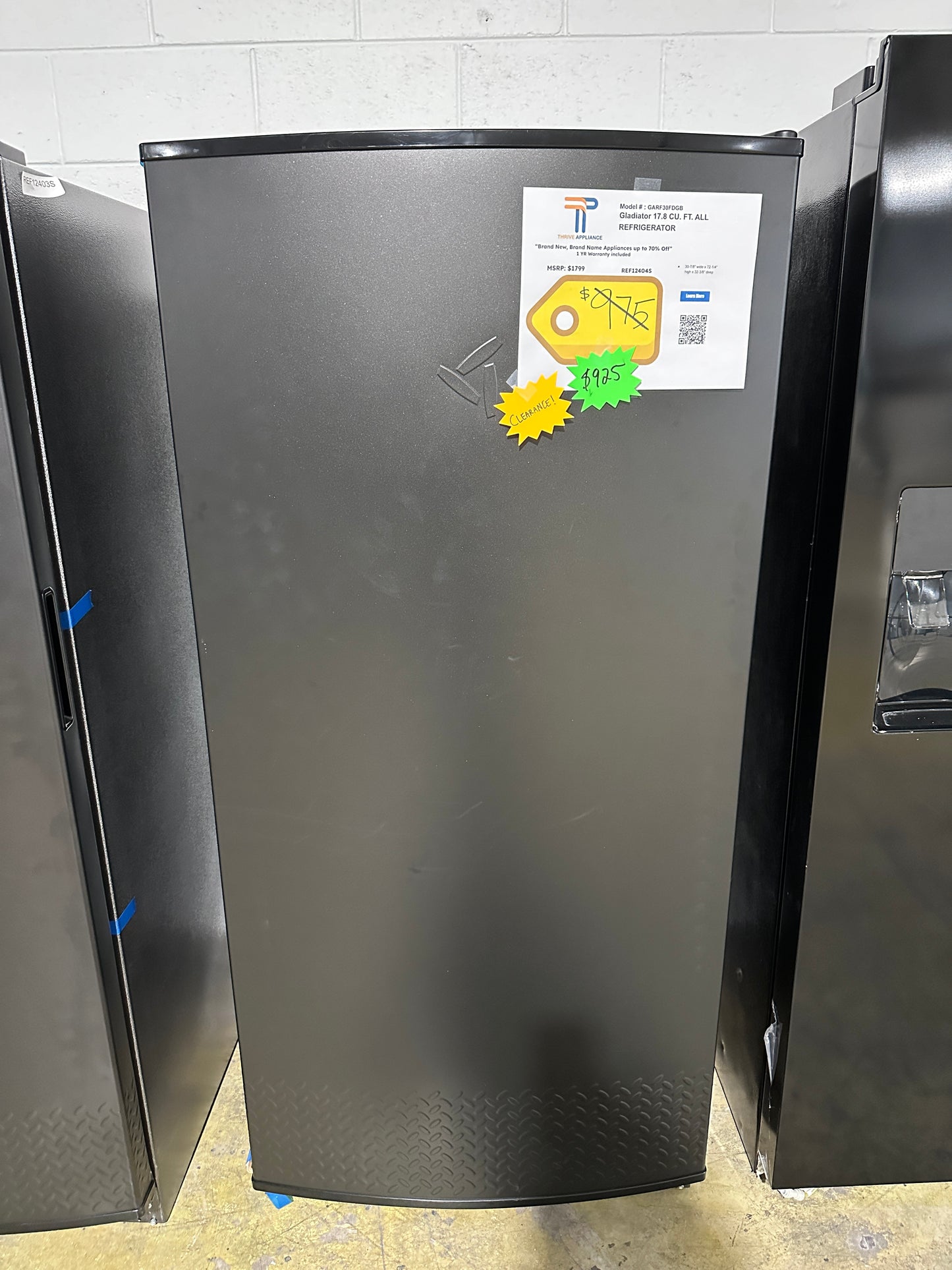 CLEARANCE PRICE BRAND NEW BLACK REFRIGERATOR MODEL: GARF30FDGB REF12404S