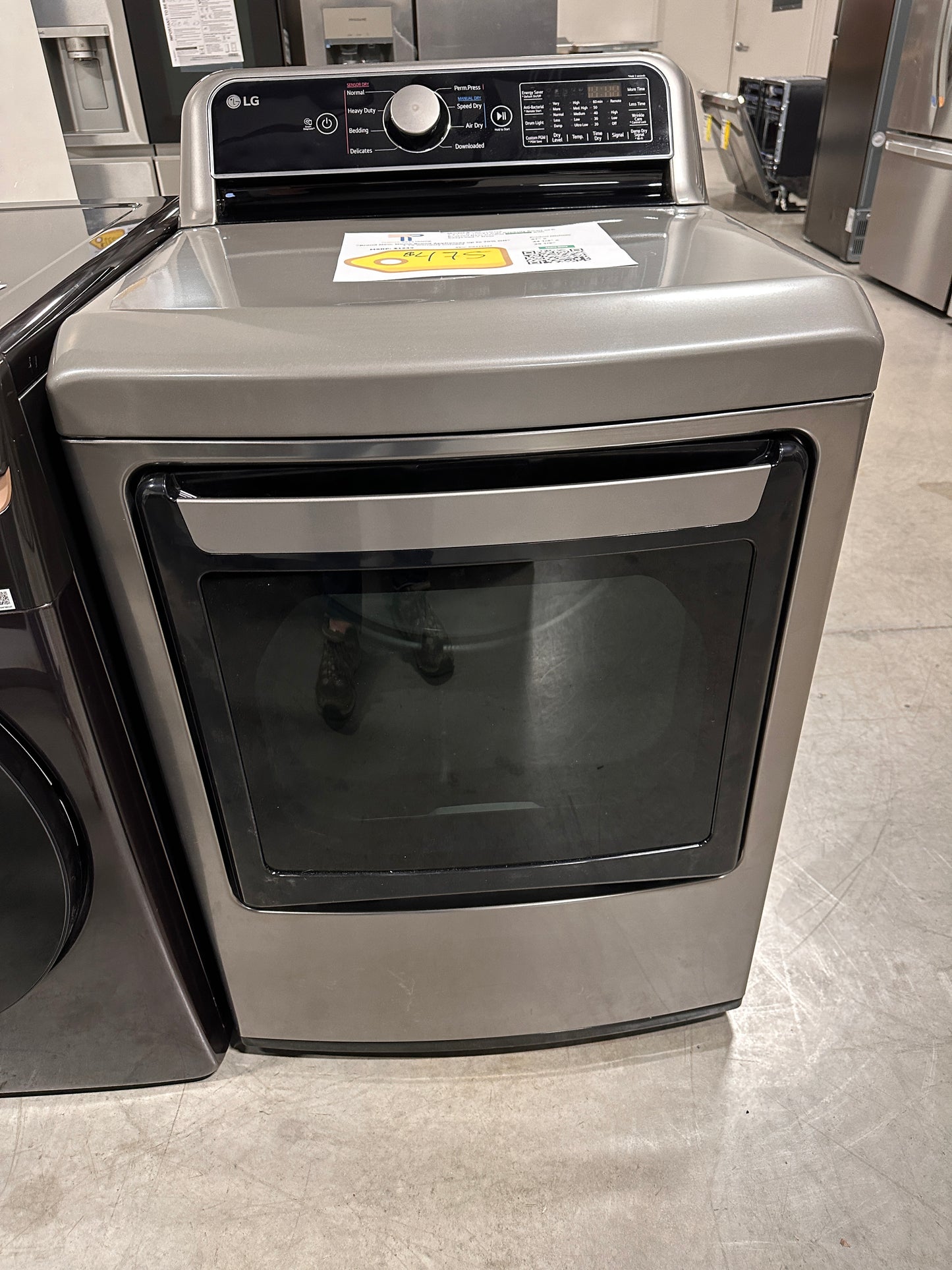 LG - 7.3 Cu. Ft. Smart Gas Dryer with EasyLoad Door - Graphite Steel MODEL: DLG7401VE DRY12497