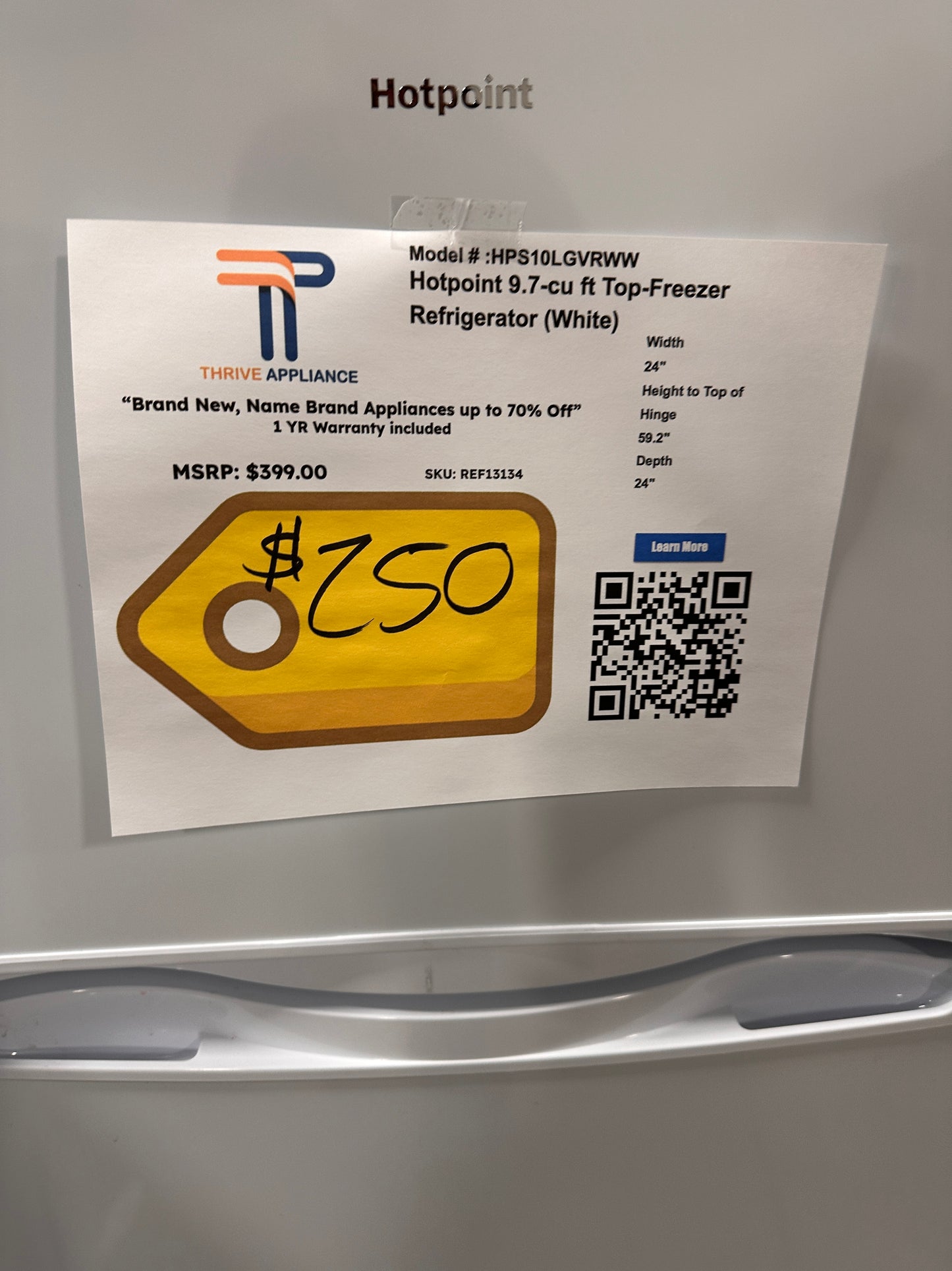 GREAT NEW TOP FREEZER REFRIGERATOR 9.7 CU FT MODEL: HPS10LGVRWW REF13134