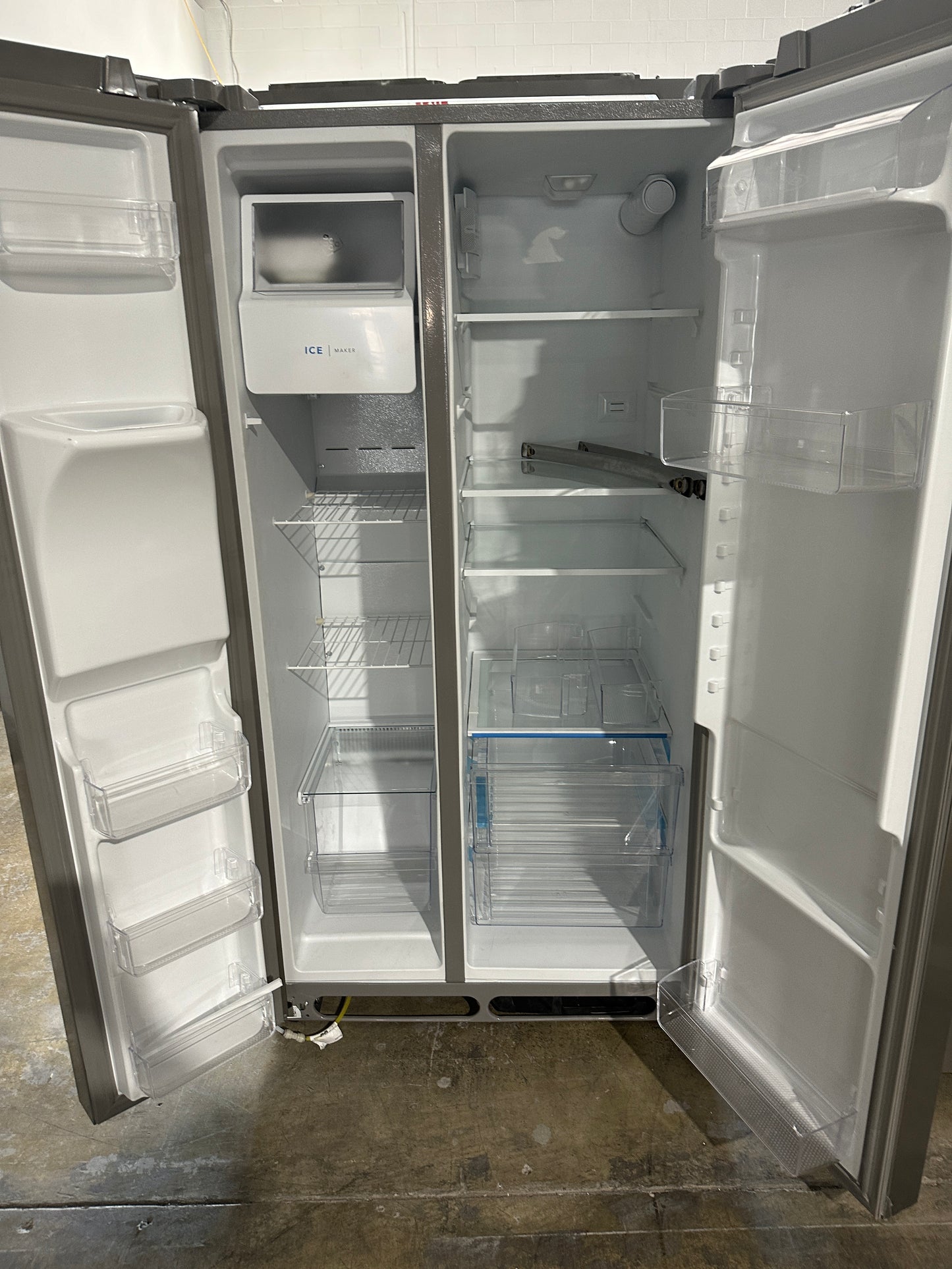 SIDE-BY-SIDE FRIGIDAIRE REFRIGERATOR MODEL: FRSS26L3AF REF13415S