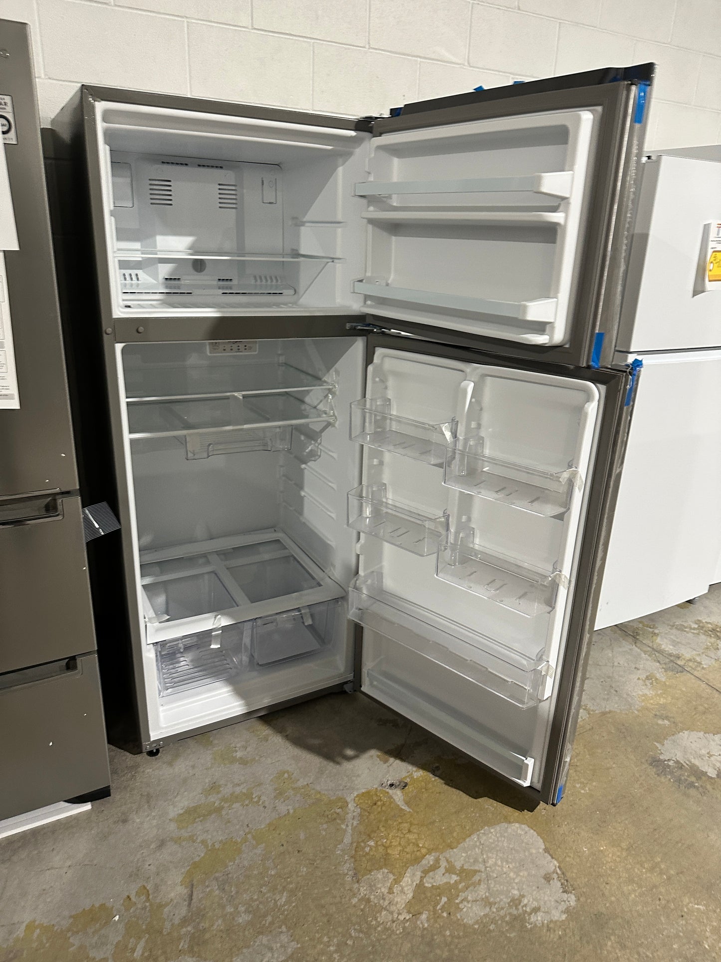 GREAT NEW WHIRLPOOL TOP FREEZER REFRIGERATOR MODEL: WRT518SZFM REF12500S