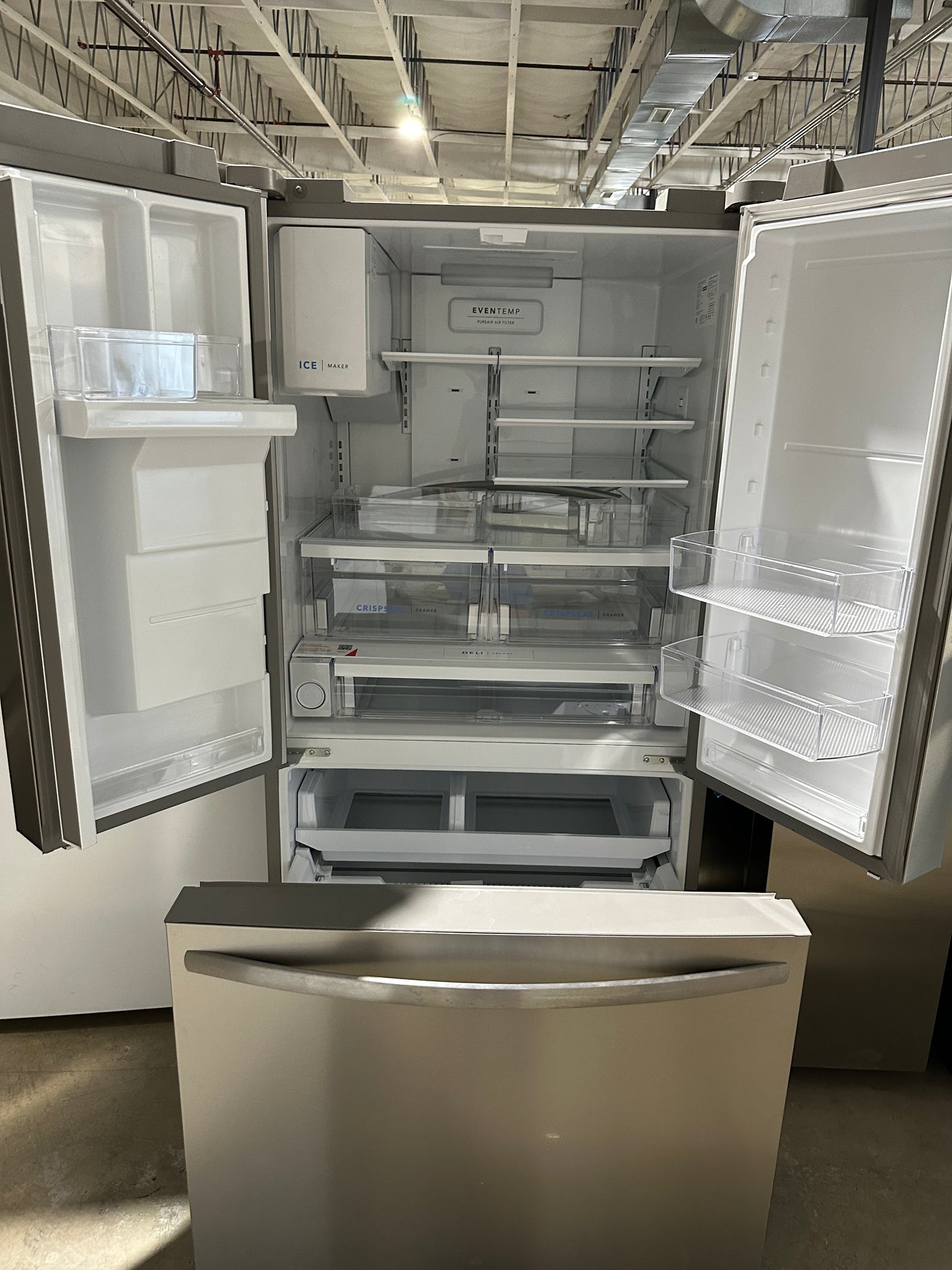 GREAT NEW FRIGIDAIRE FRENCH DOOR REFRIGERATOR MODEL: FRFS282LAF REF13611S
