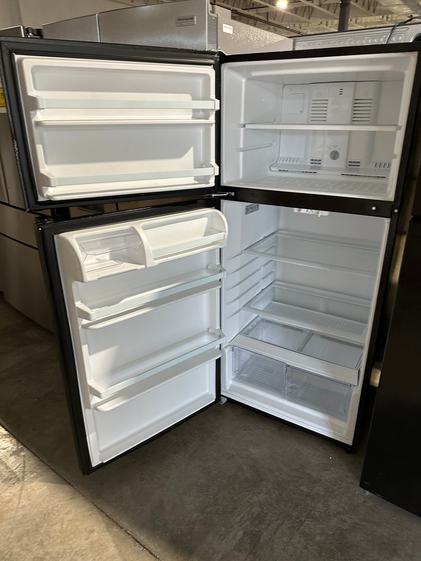 GREAT NEW BLACK TOP FREEZER REFRIGERATOR MODEL: WRT314TFDB REF13604S