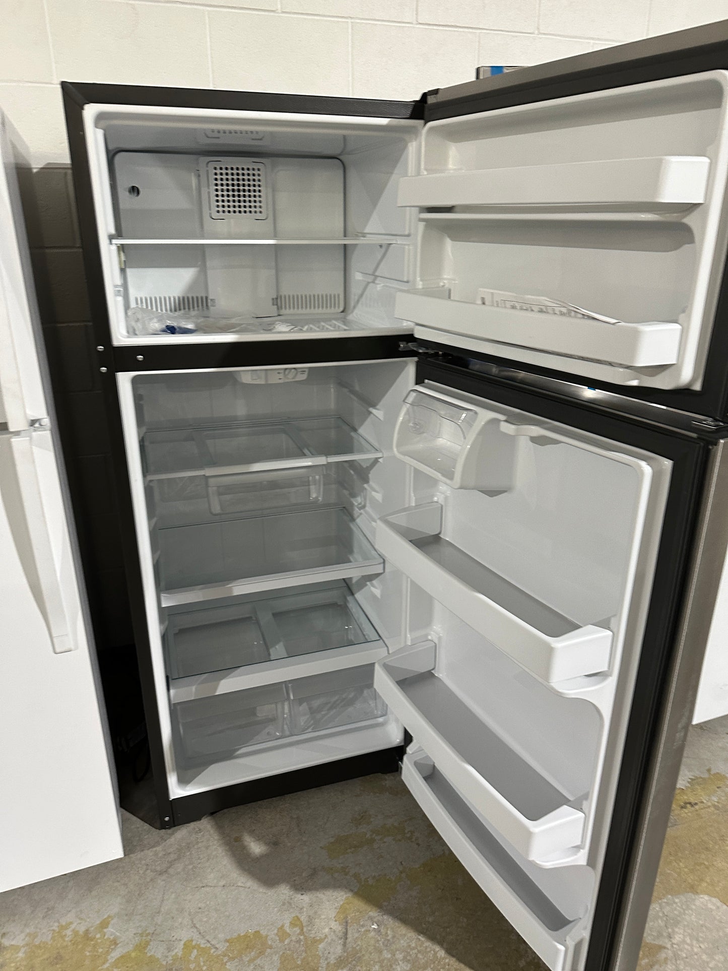 GREAT NEW GE GAAGE FRIDGE MODEL: GTS18HYNRFS REF13606S