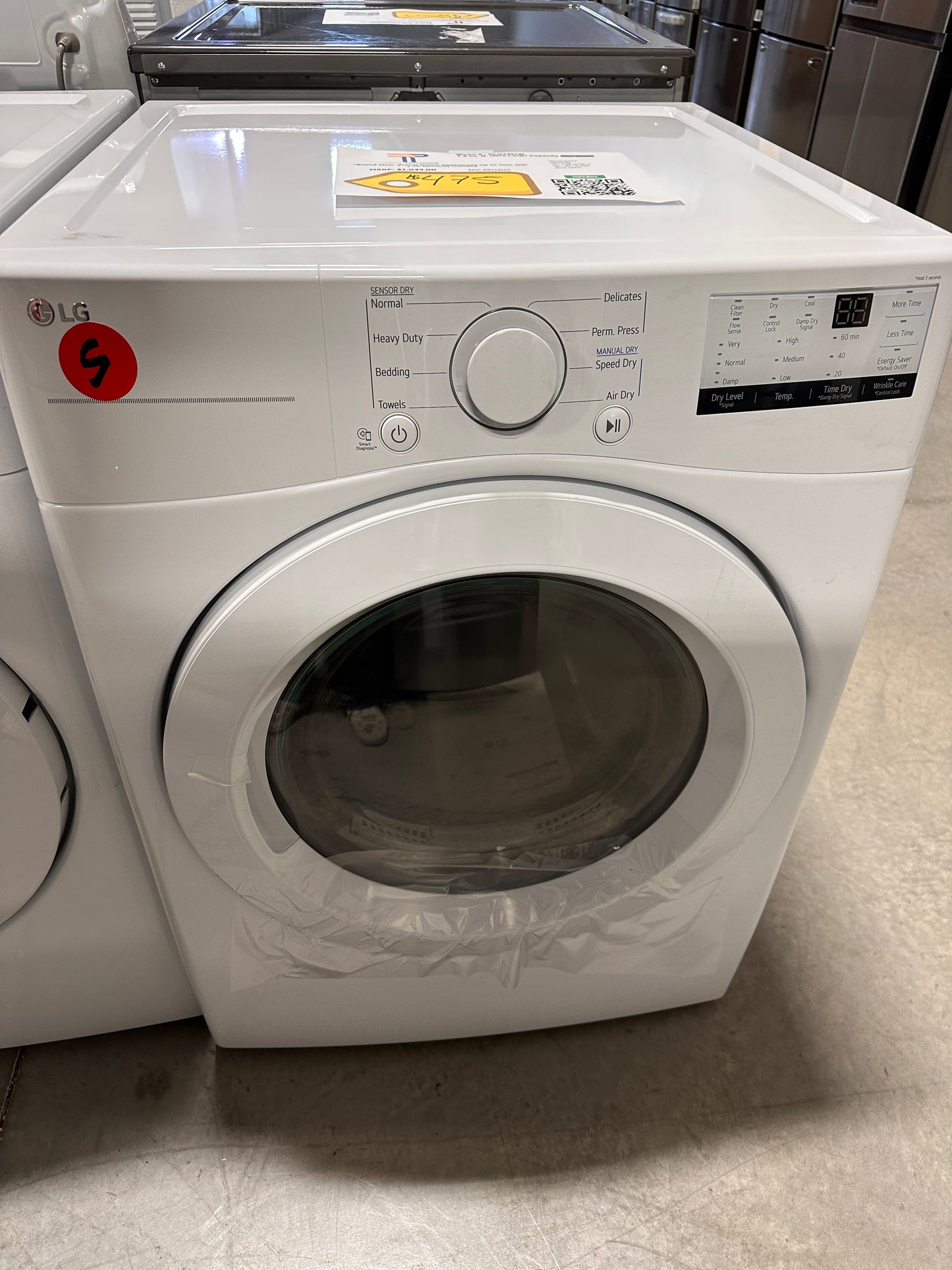 LOWERED PRICE GORGEOUS NEW GAS DRYER MODEL: DLG3401W DRY12610
