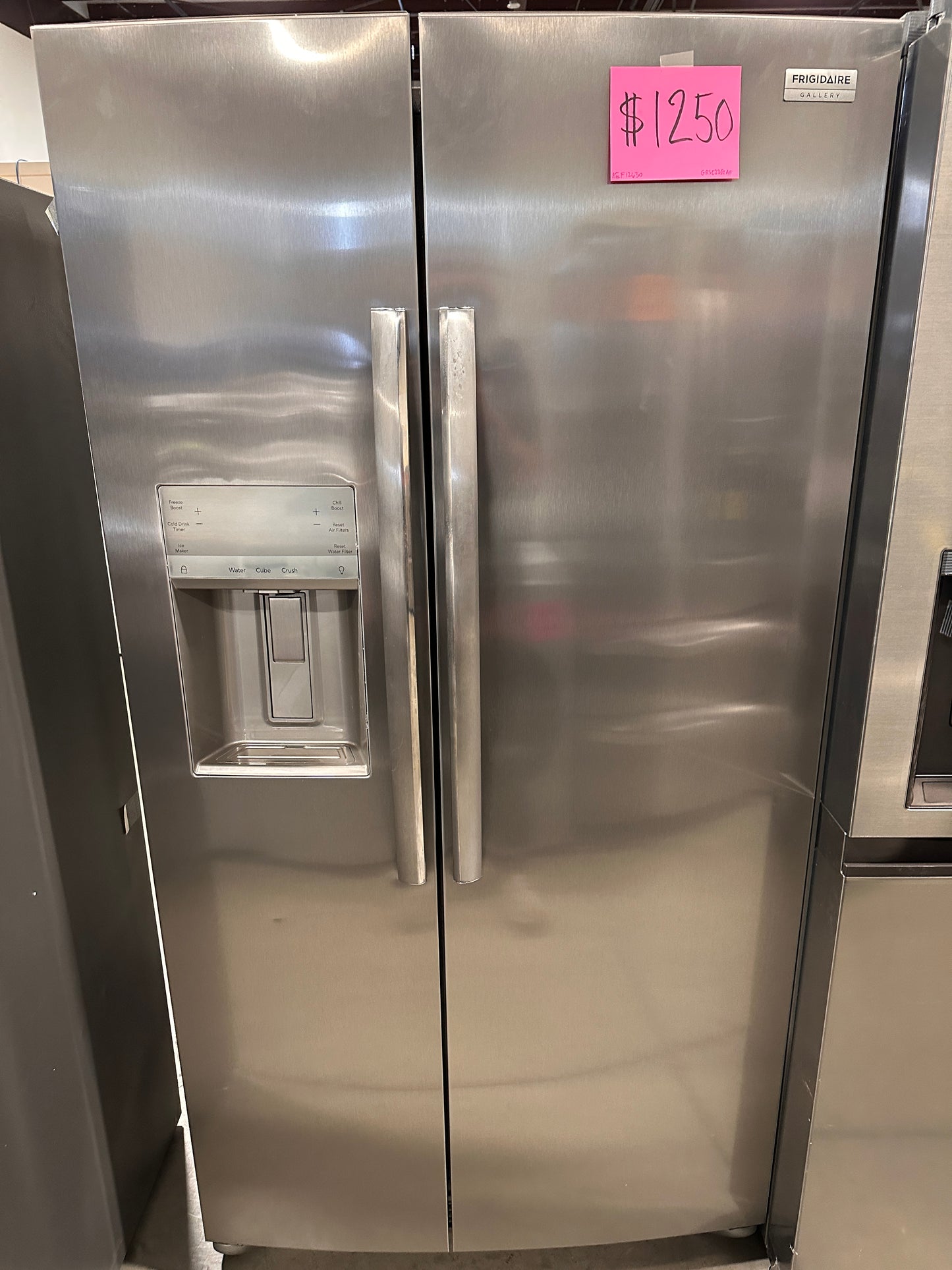 COUNTER-DEPTH FRIGIDAIRE STAINLESS STEEL REFRIGERATOR - REF12630