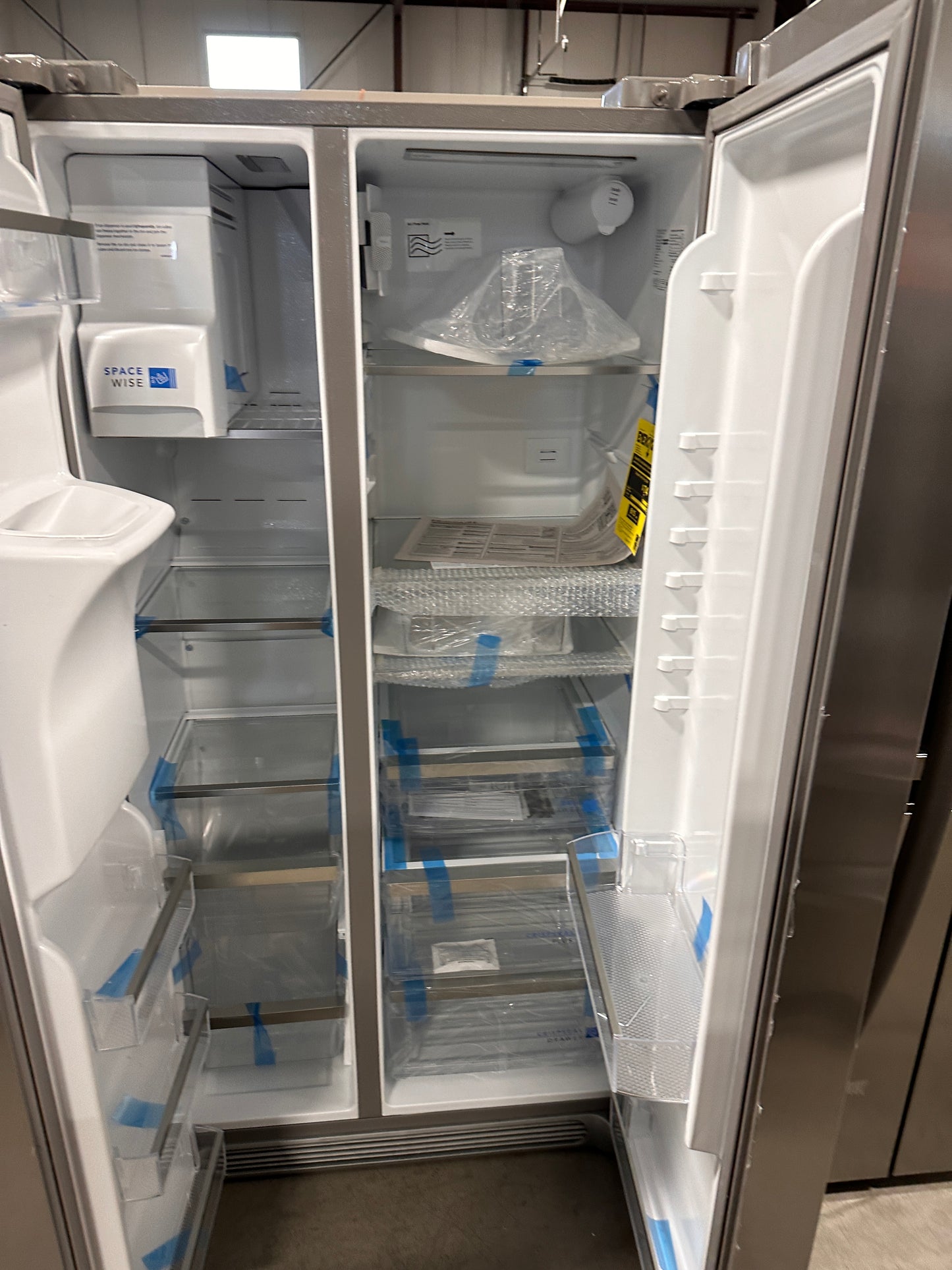COUNTER-DEPTH FRIGIDAIRE STAINLESS STEEL REFRIGERATOR - REF12630