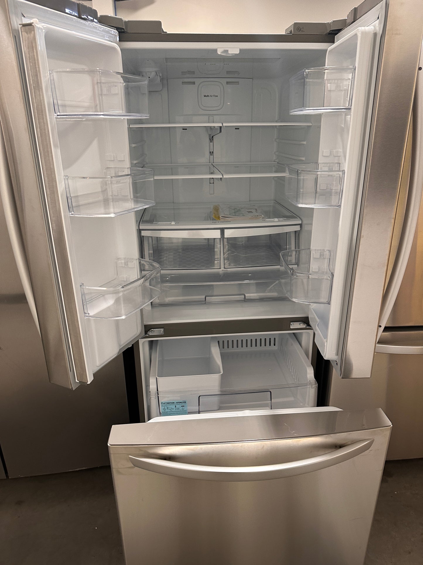 GREAT NEW LG FRENCH DOOR STAINLESS STEEL FRIDGE - REF12655 LFDS22520S