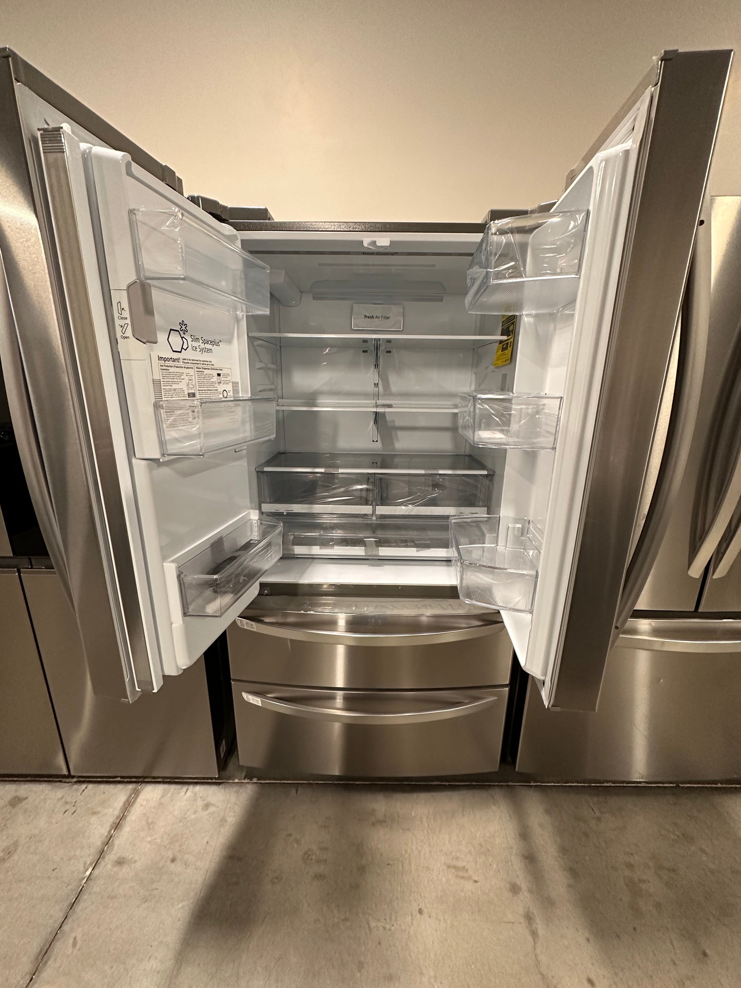 22 CU FT 4-DOOR FRENCH DOOR COUNTER-DEPTH SMART REFRIGERATOR - REF12602 LMXC22626S