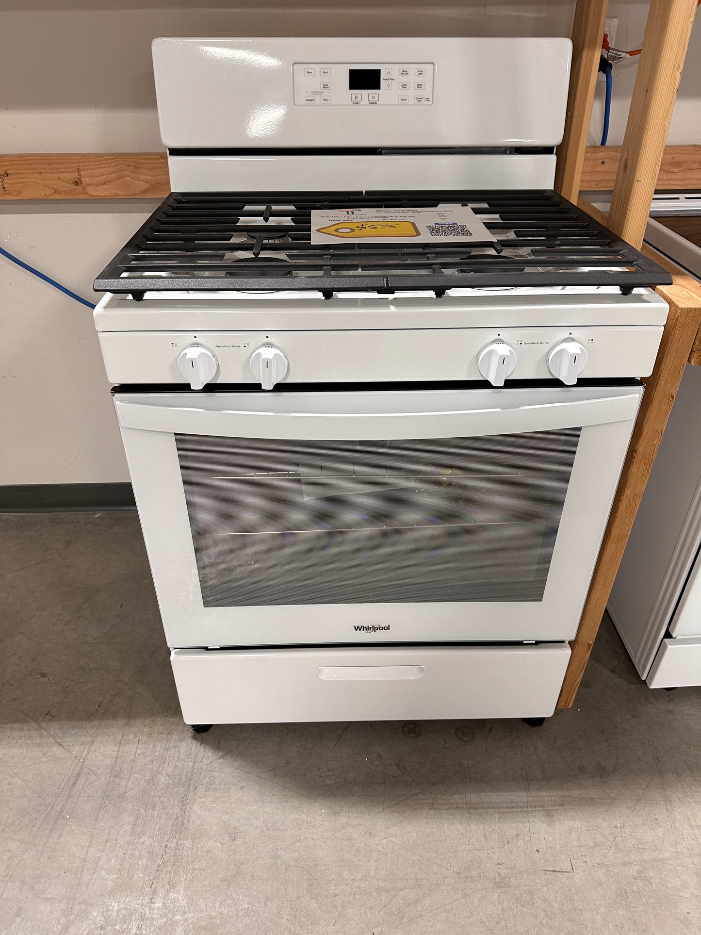 NEW WHIRLPOOL GAS RANGE WITH BROILER DRAWER MODEL: WFG320M0MW RAG11902