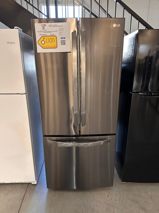 NEW LG FRENCH DOOR REFRIGERATOR WITH SMART COOLING SYSTEM MODEL: LFCS22520D REF13305